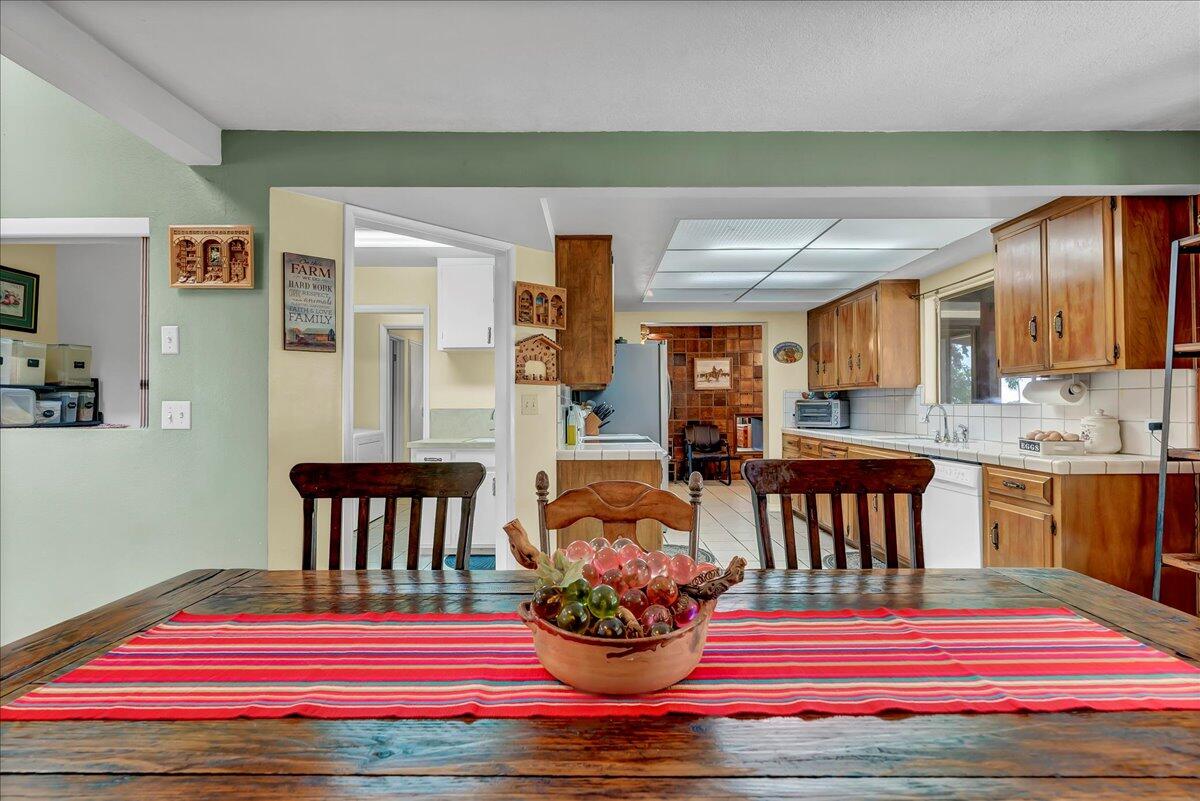 28002 Ave 56, Porterville, CA 93257