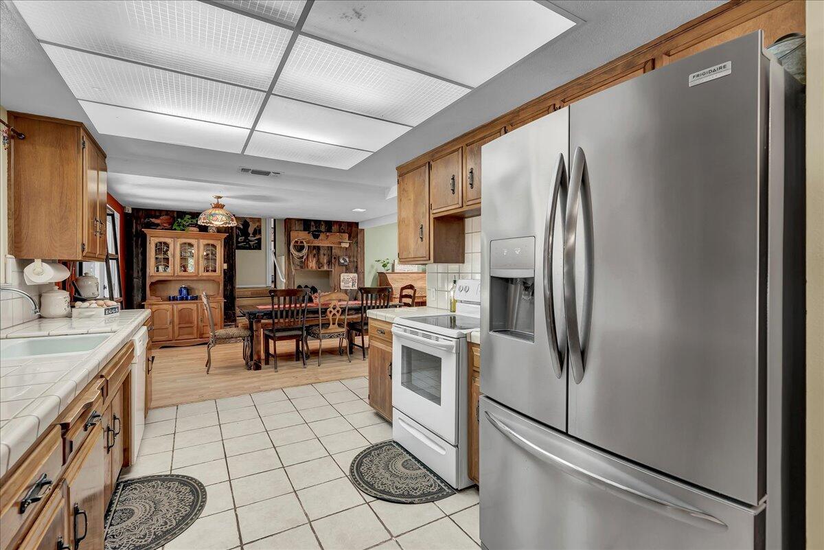 28002 Ave 56, Porterville, CA 93257