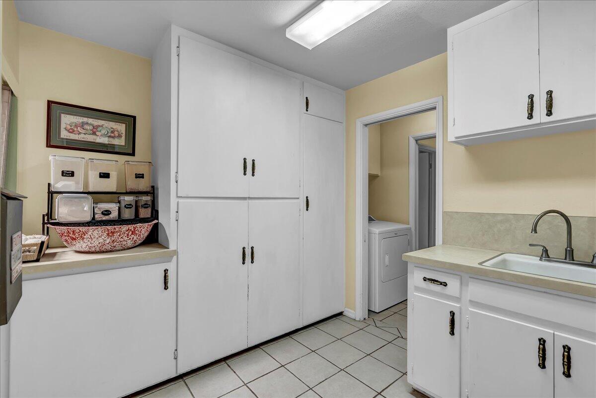 28002 Ave 56, Porterville, CA 93257