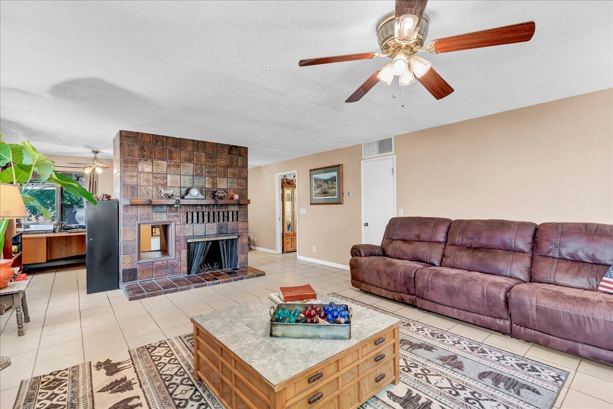 28002 Ave 56, Porterville, CA 93257