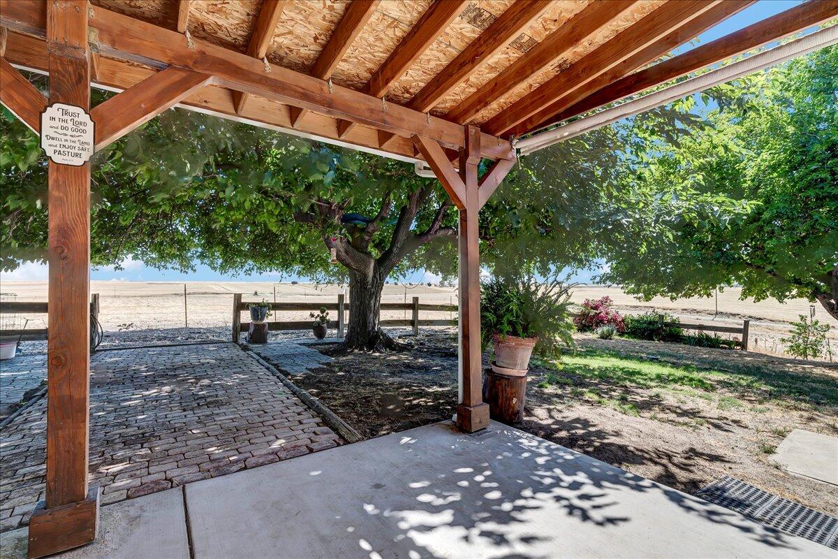 28002 Ave 56, Porterville, CA 93257