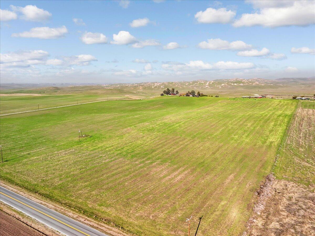 28002 Ave 56, Porterville, CA 93257