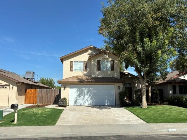 670 12th Ave, Kingsburg, CA 93631