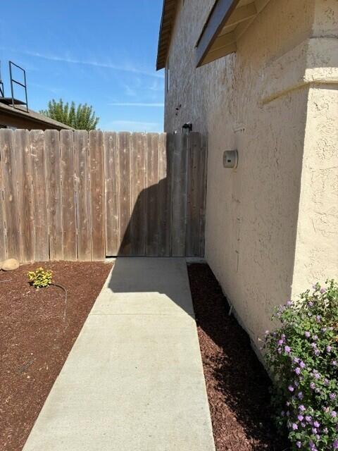 670 12th Ave, Kingsburg, CA 93631