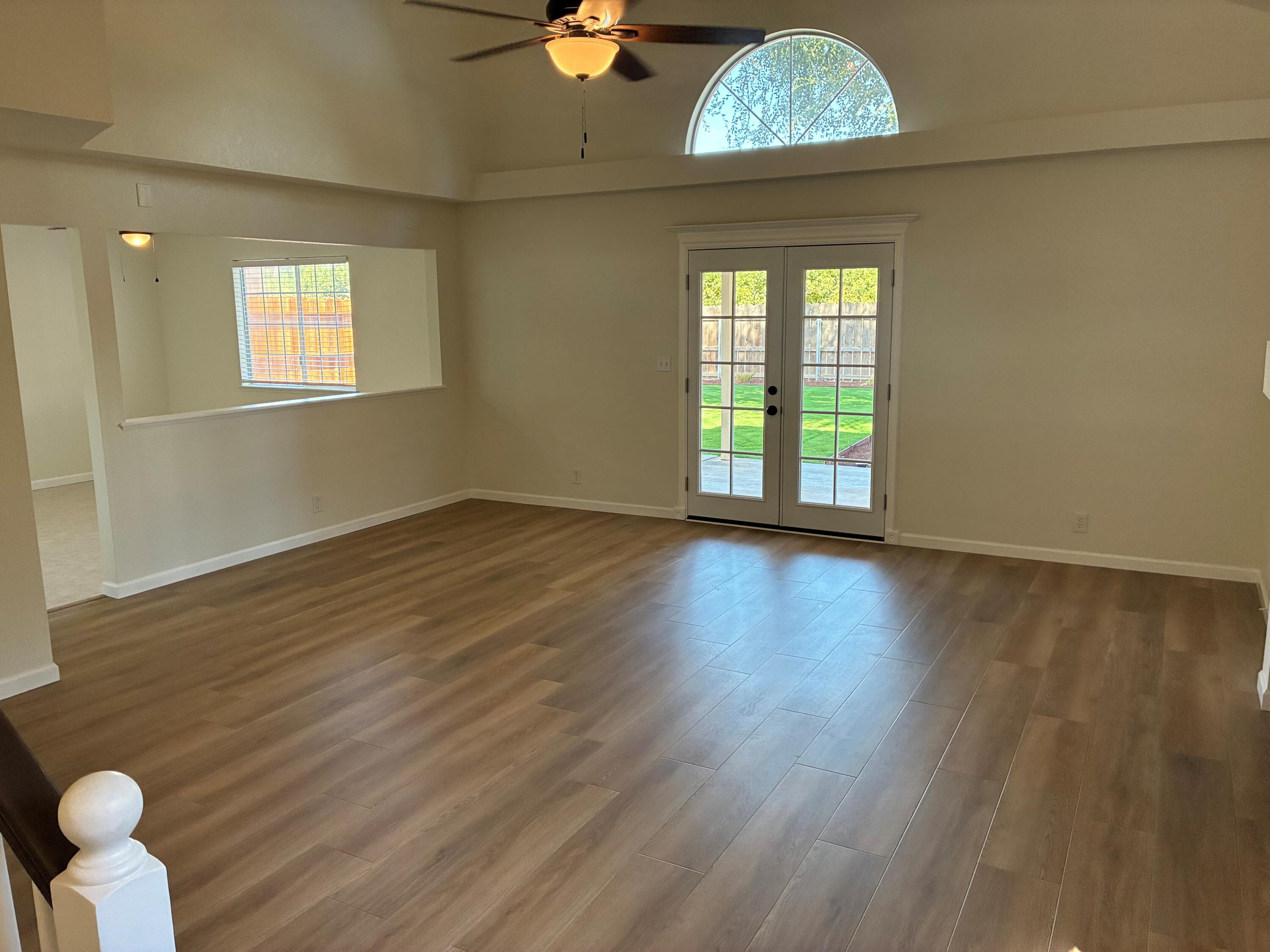 670 12th Ave, Kingsburg, CA 93631