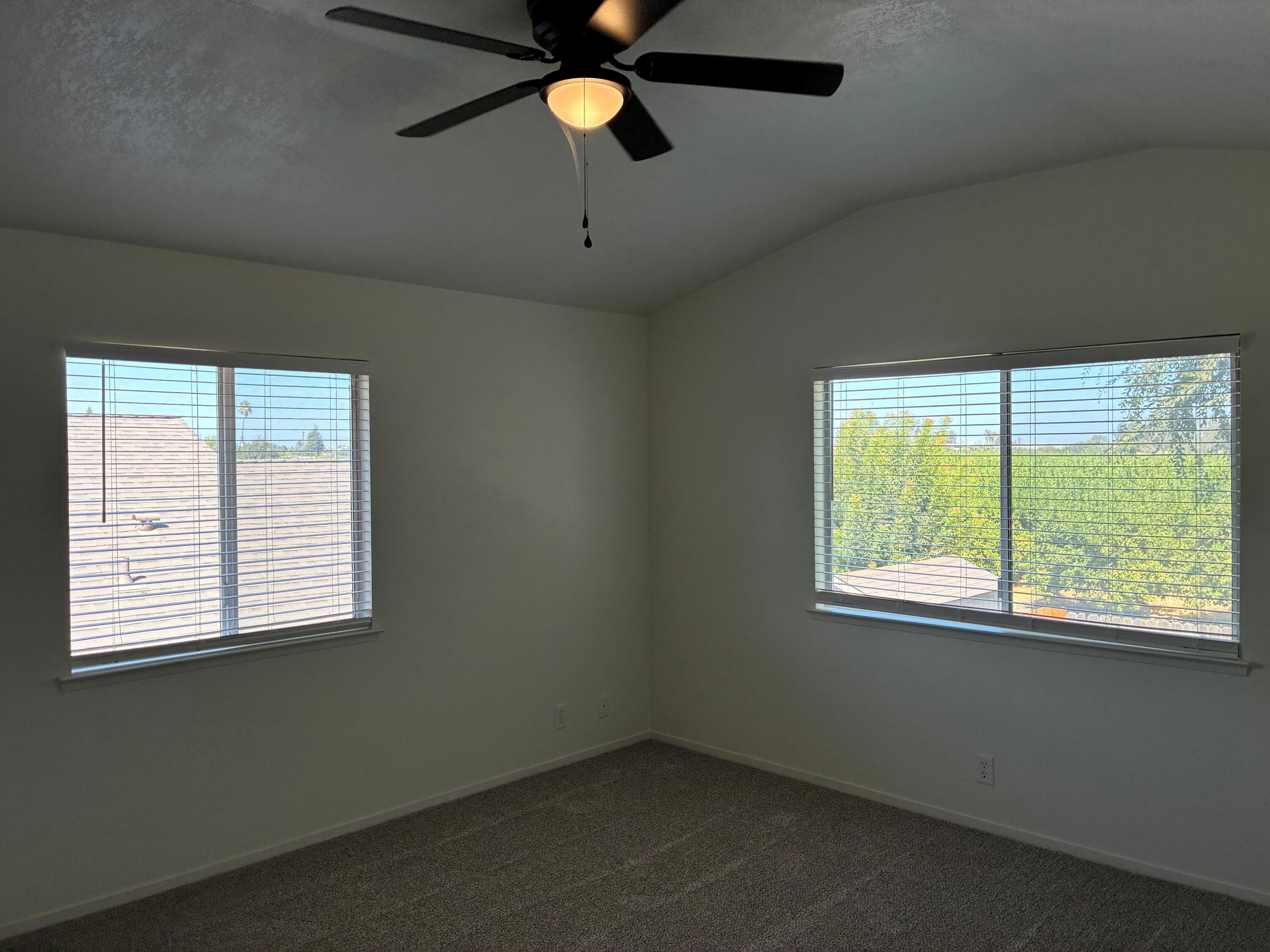 670 12th Ave, Kingsburg, CA 93631