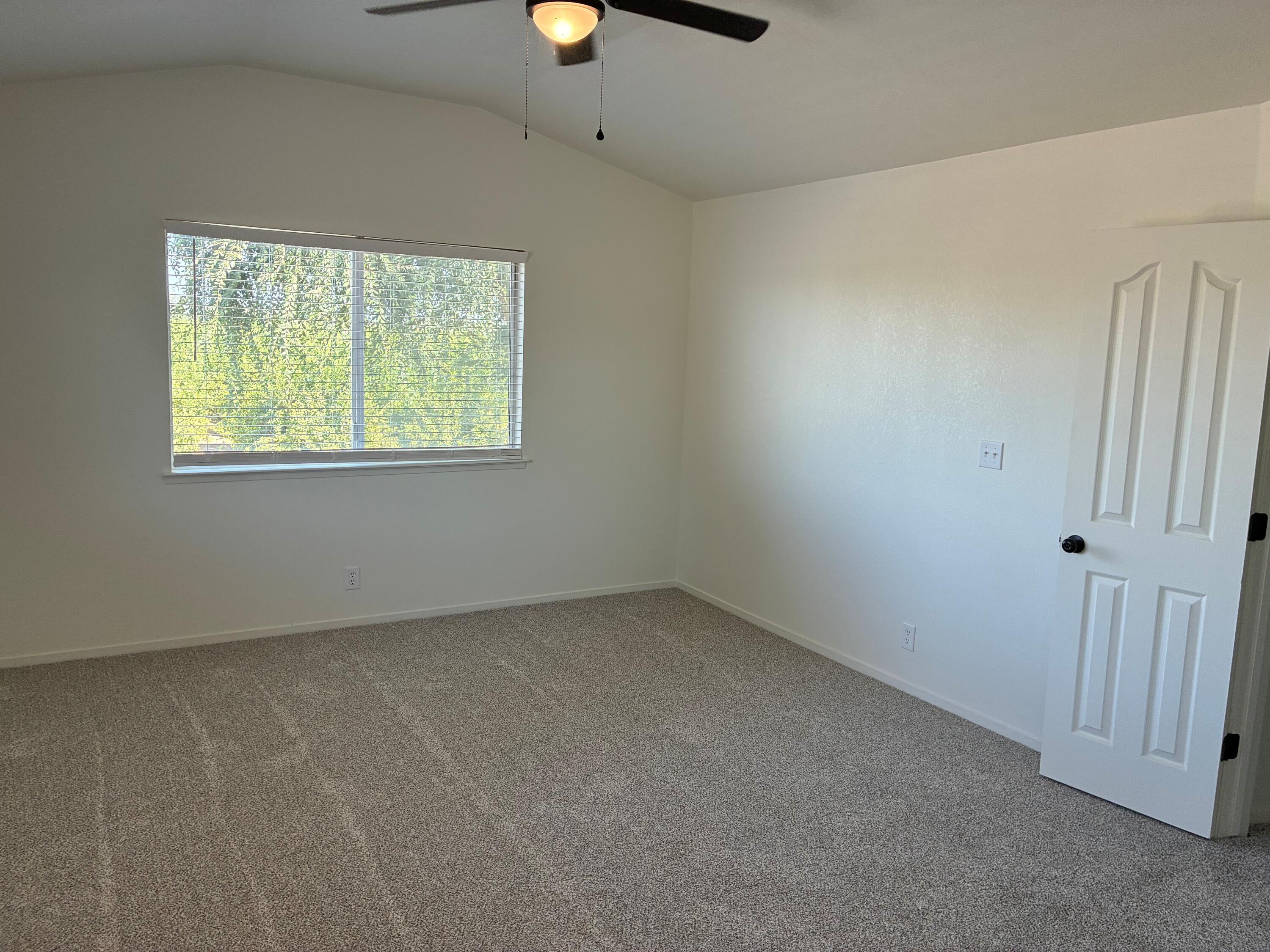 670 12th Ave, Kingsburg, CA 93631