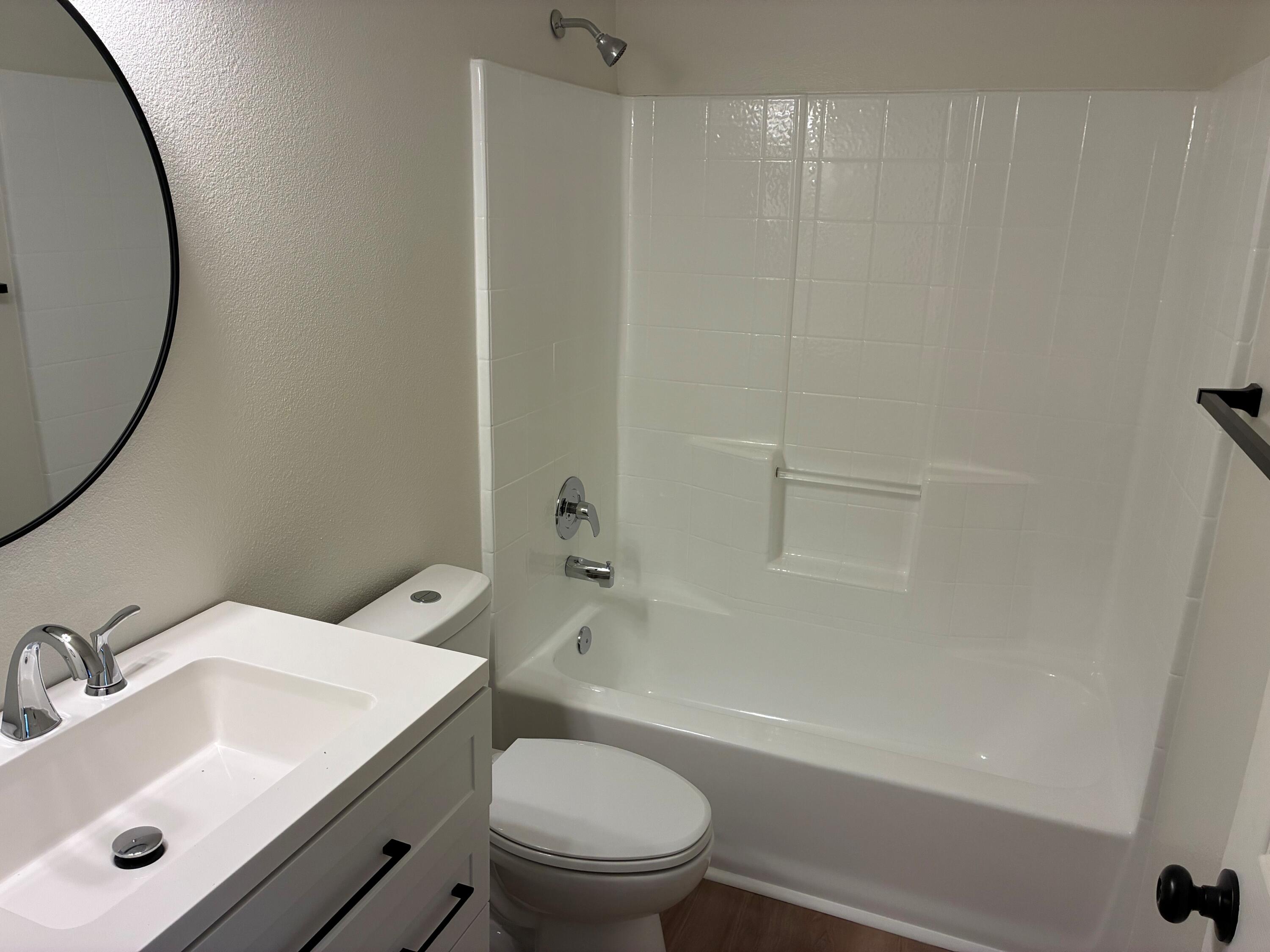 670 12th Ave, Kingsburg, CA 93631