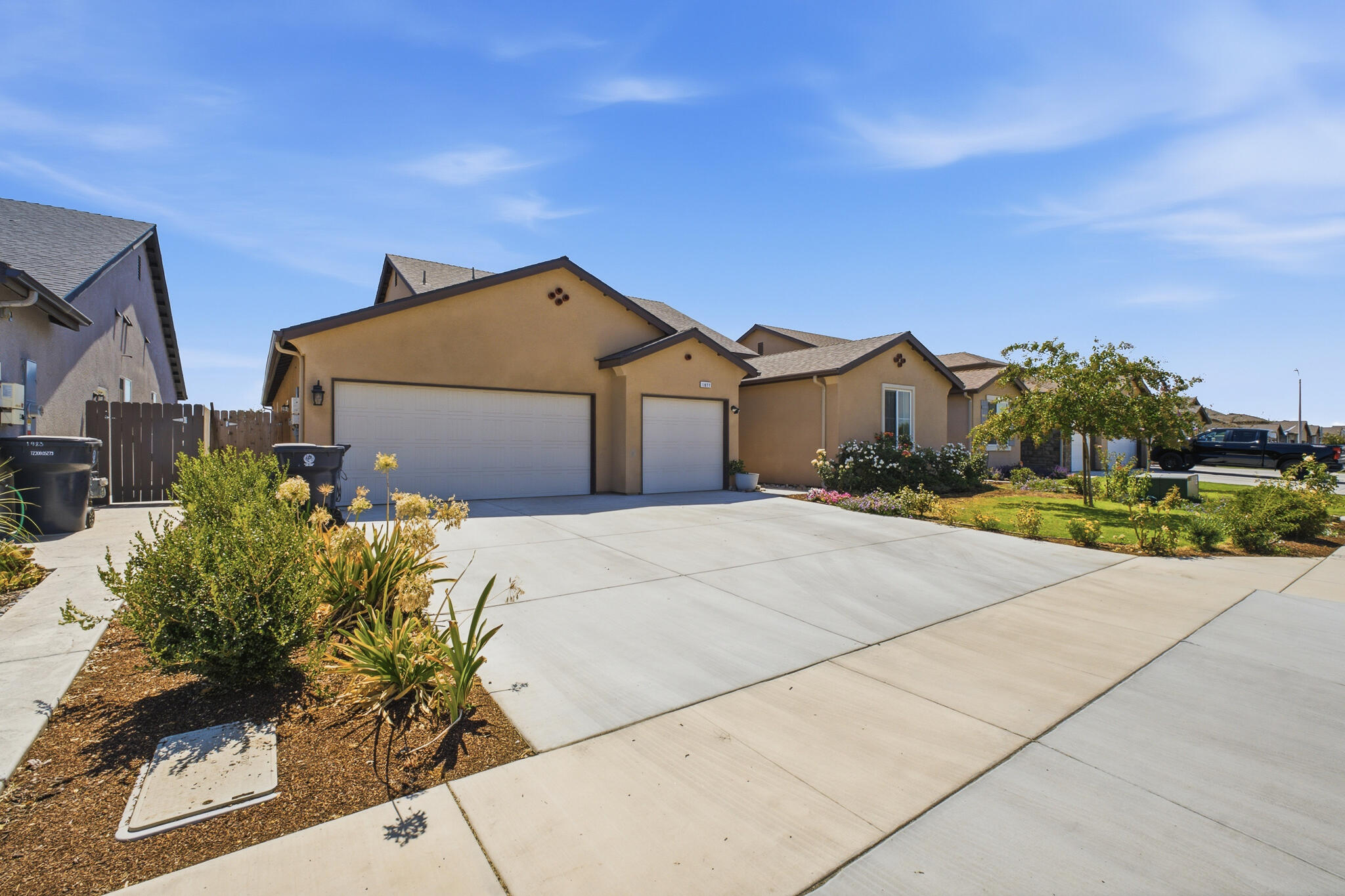 1977 Sherbrook Ave, Tulare, CA 93274
