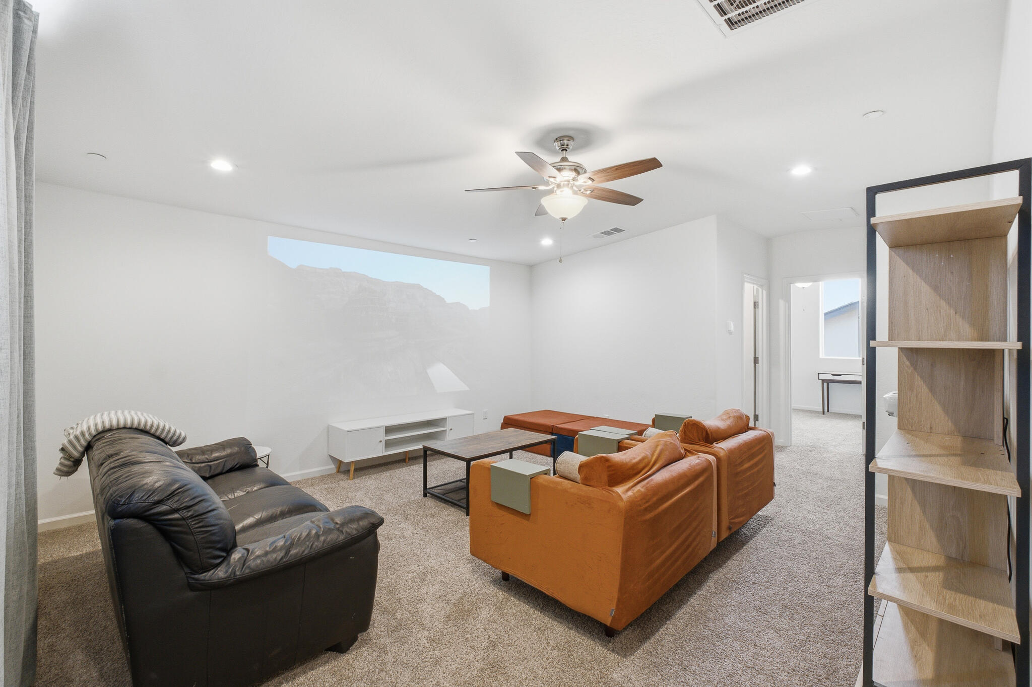 1977 Sherbrook Ave, Tulare, CA 93274