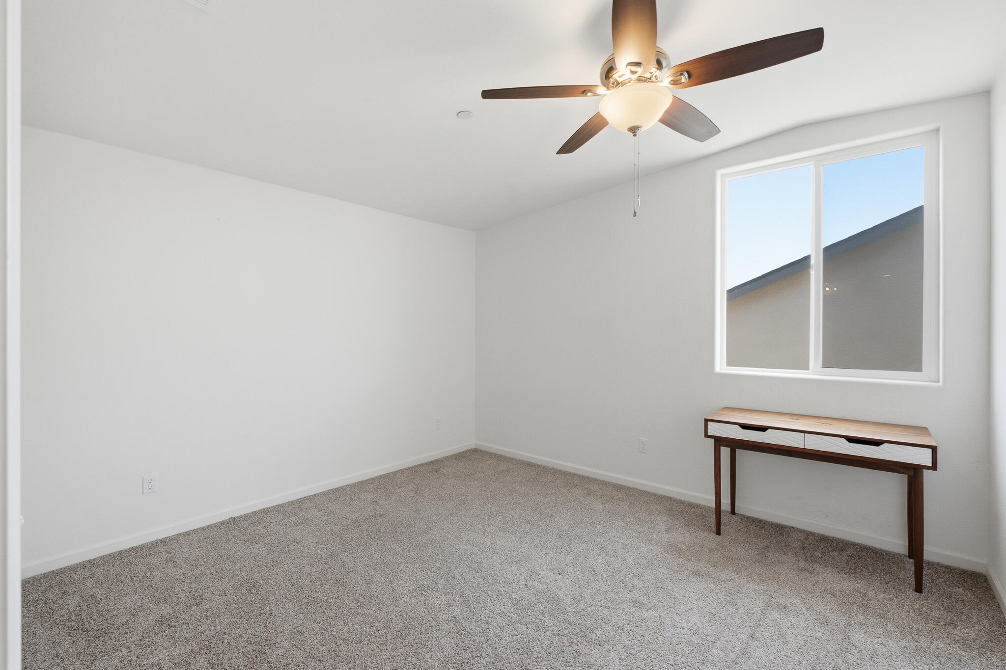 1977 Sherbrook Ave, Tulare, CA 93274