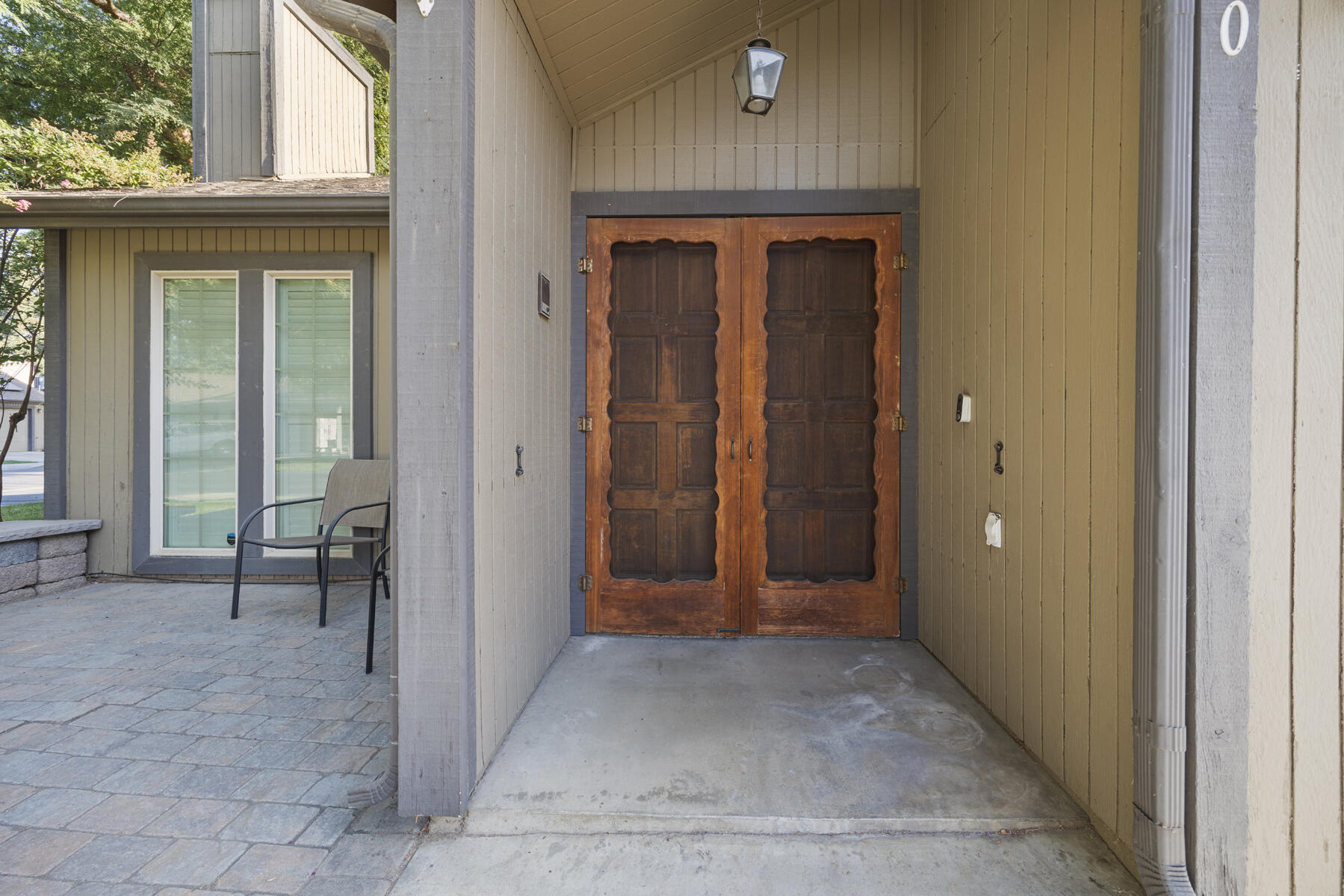 2520 E Tulare Ave, Visalia, CA 93292