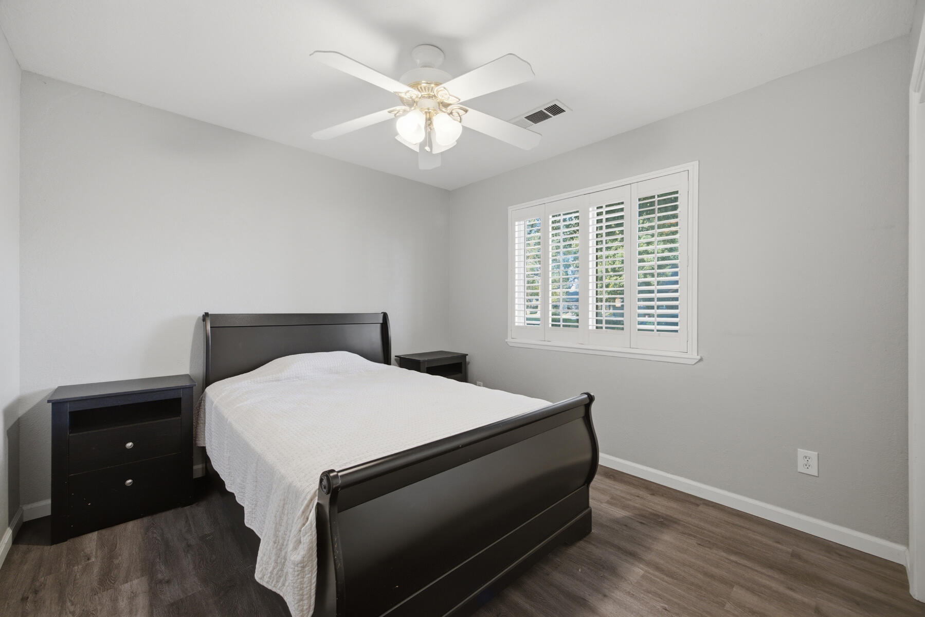 2520 E Tulare Ave, Visalia, CA 93292