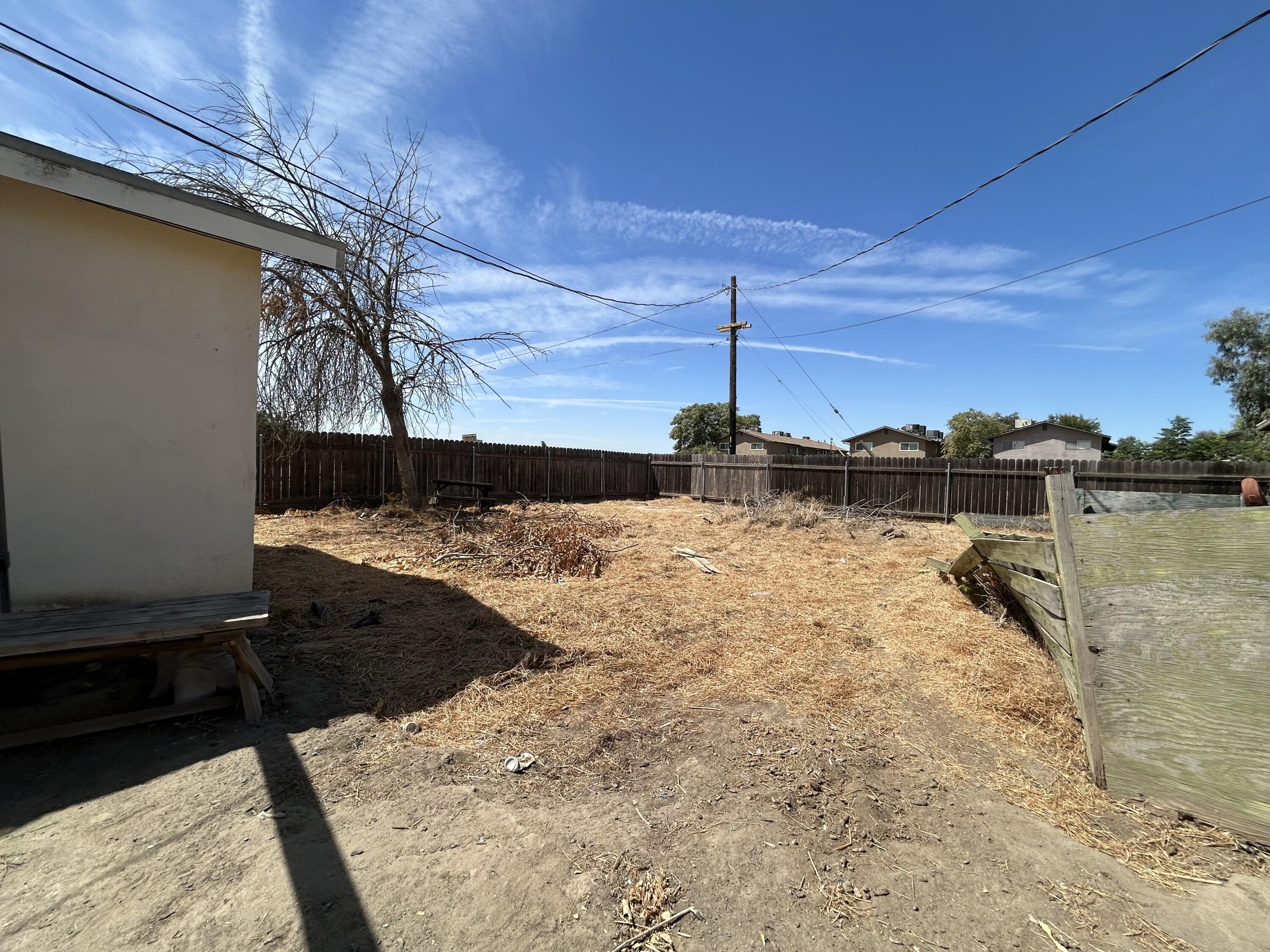 603 S Spruce St, Tulare, CA 93274