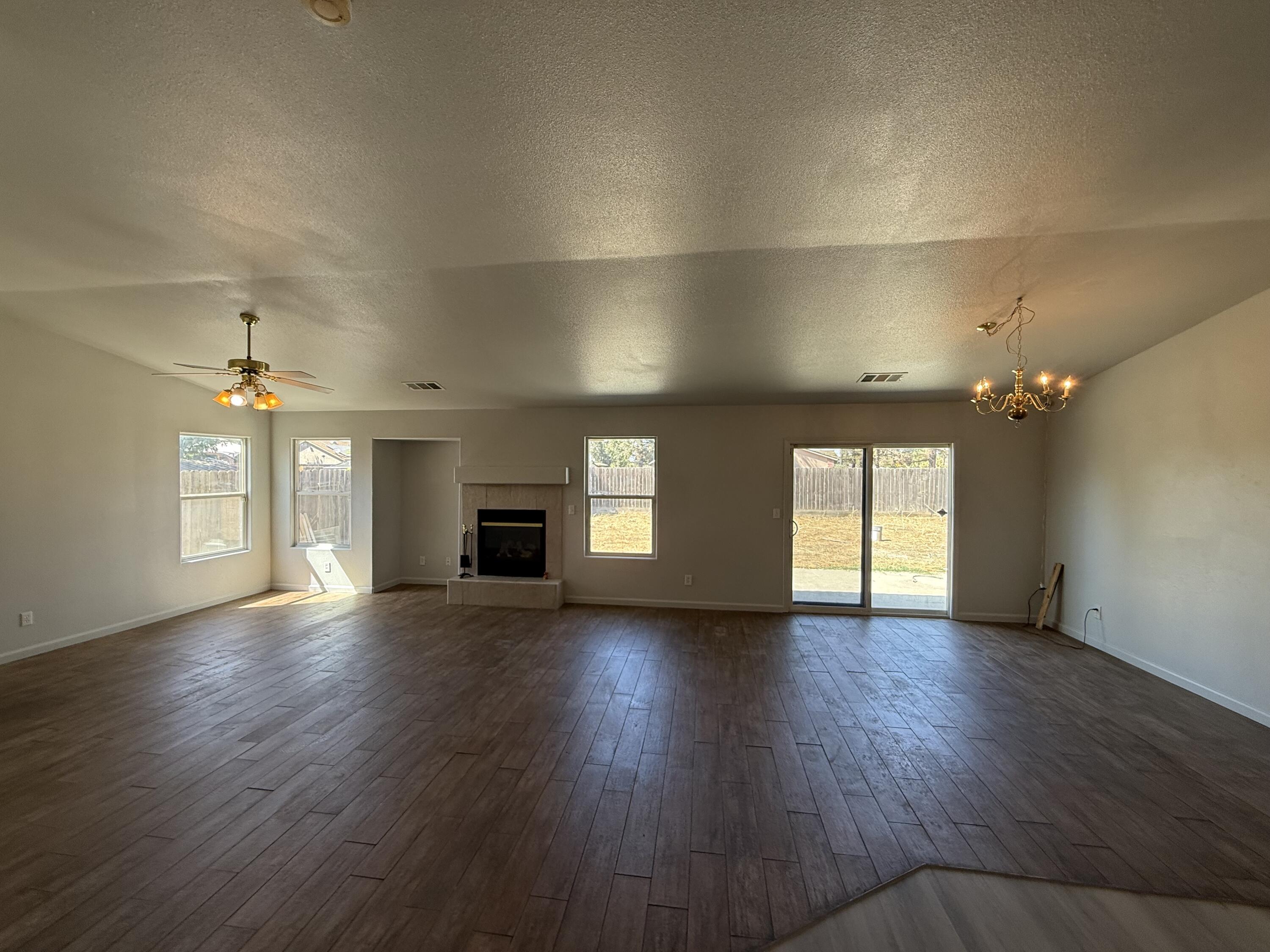 712 Moraga Ct, Tulare, CA 93274