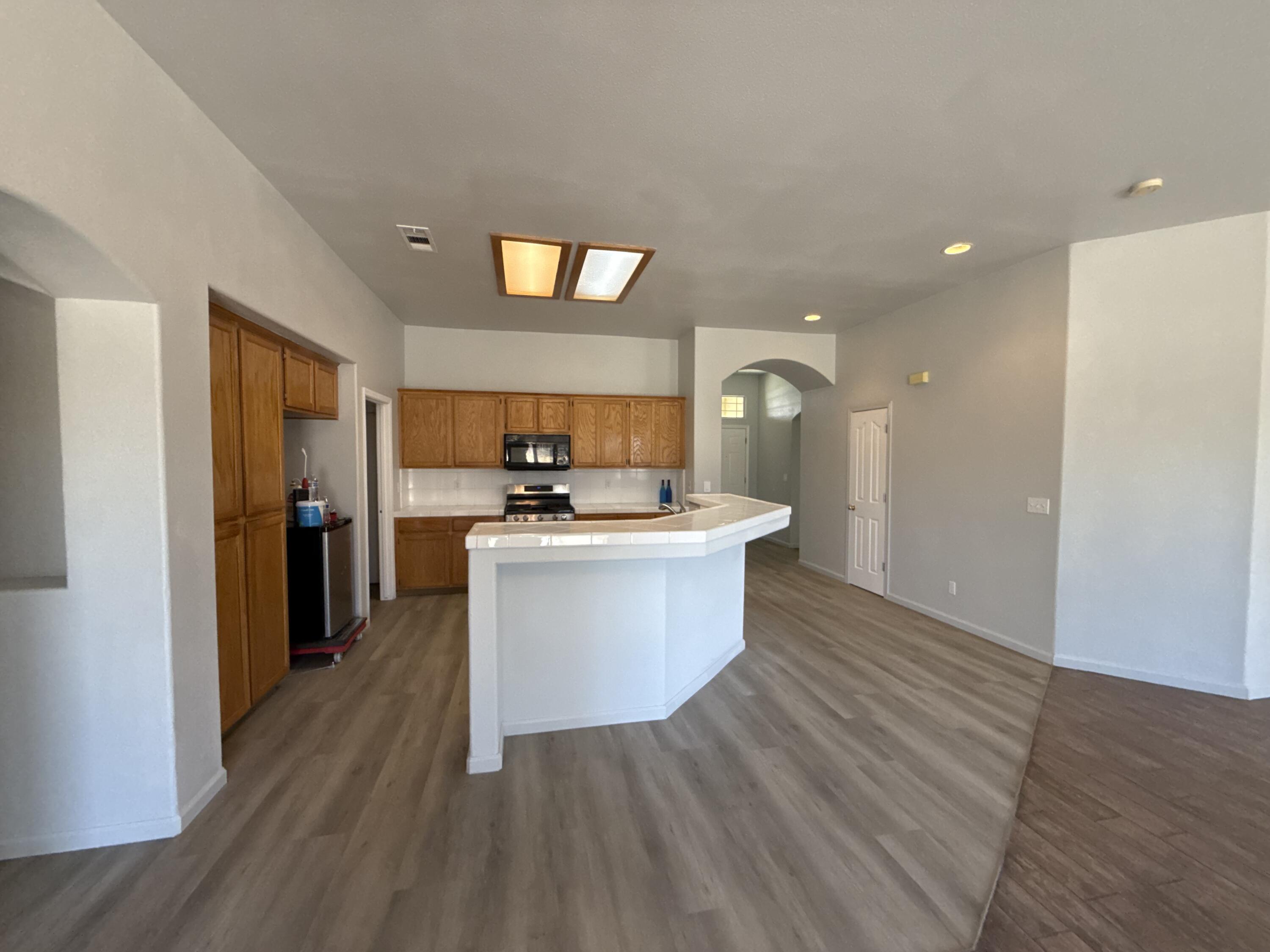 712 Moraga Ct, Tulare, CA 93274