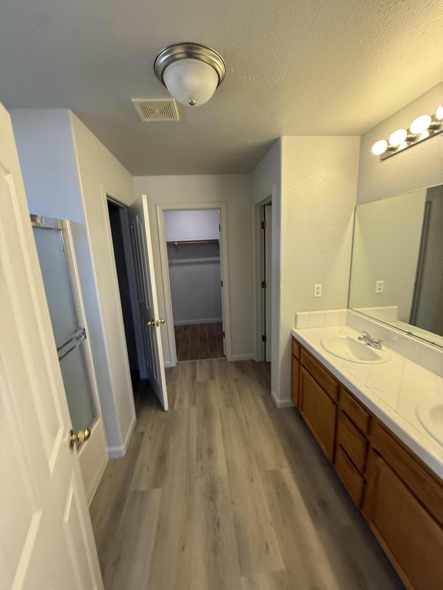 712 Moraga Ct, Tulare, CA 93274