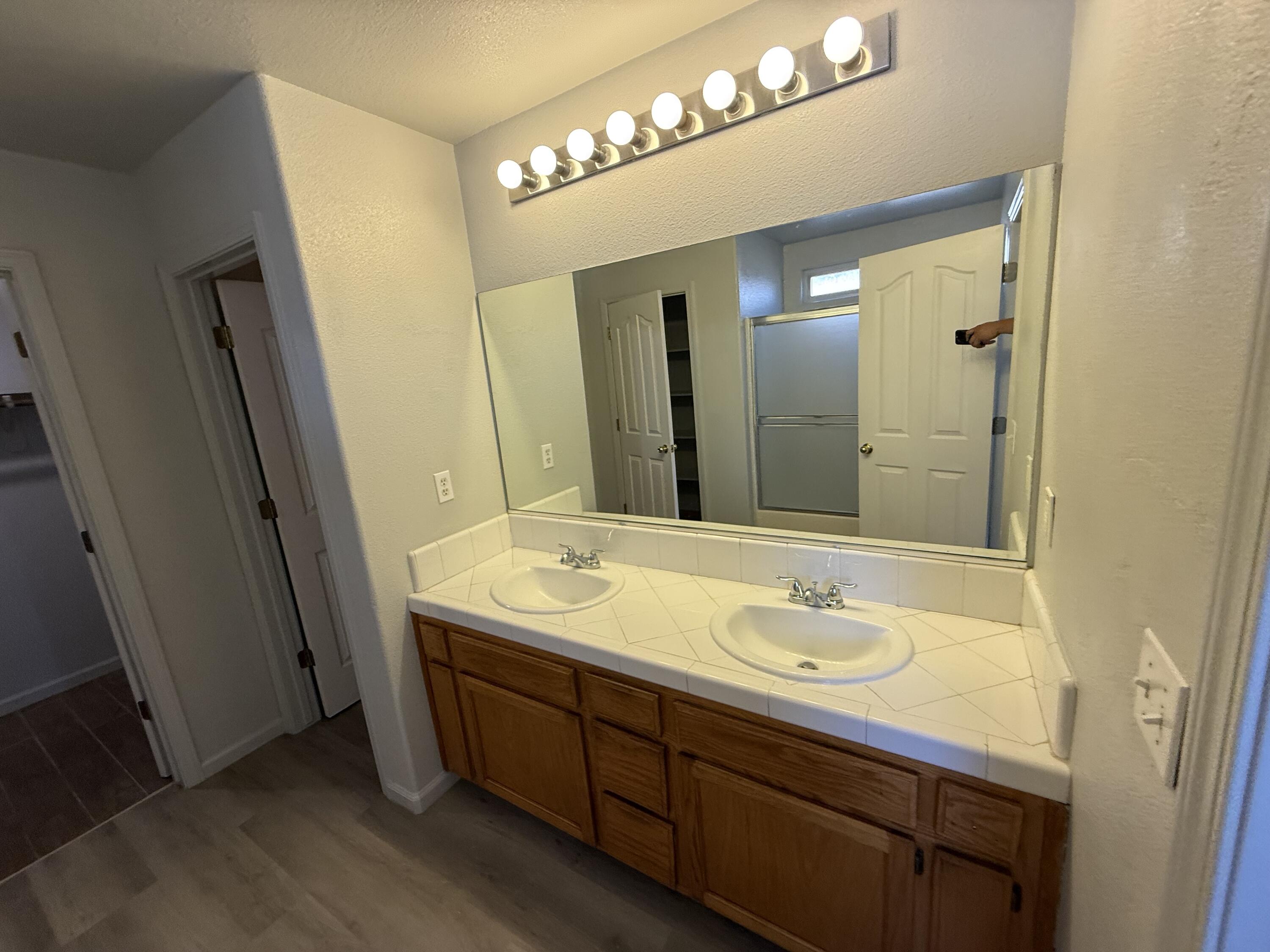 712 Moraga Ct, Tulare, CA 93274
