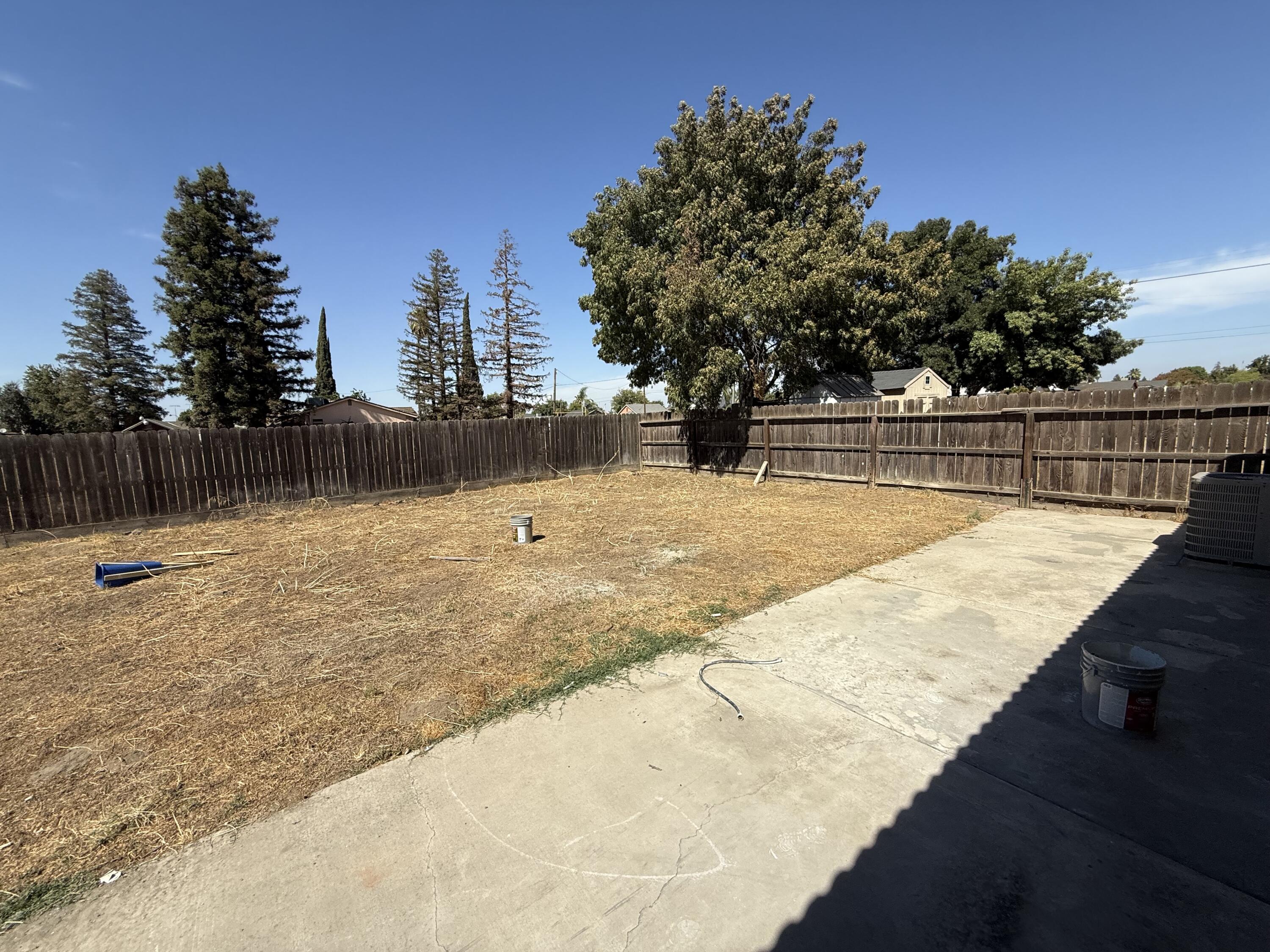 712 Moraga Ct, Tulare, CA 93274