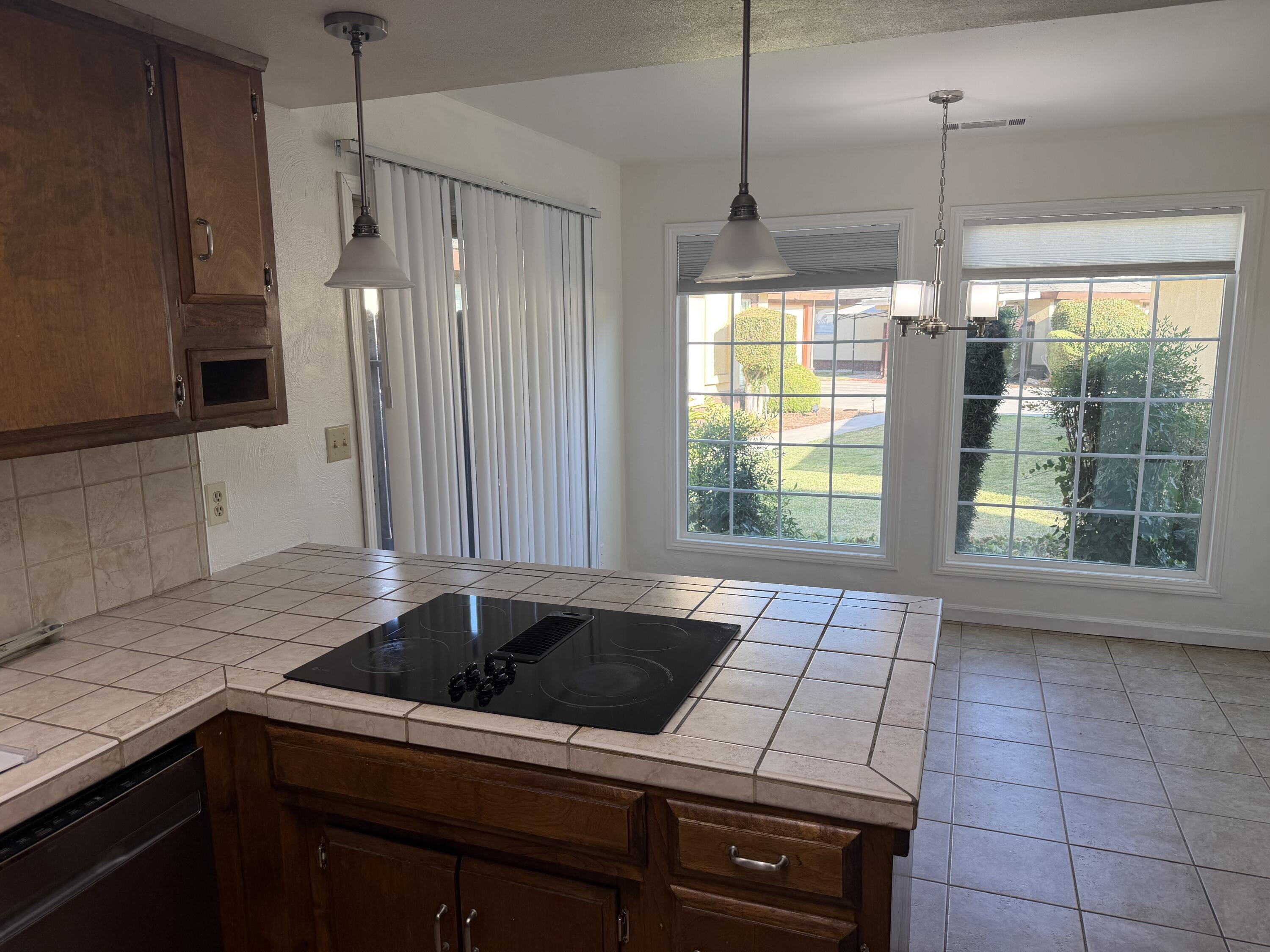 3831 W Hillsdale Ave, Visalia, CA 93291