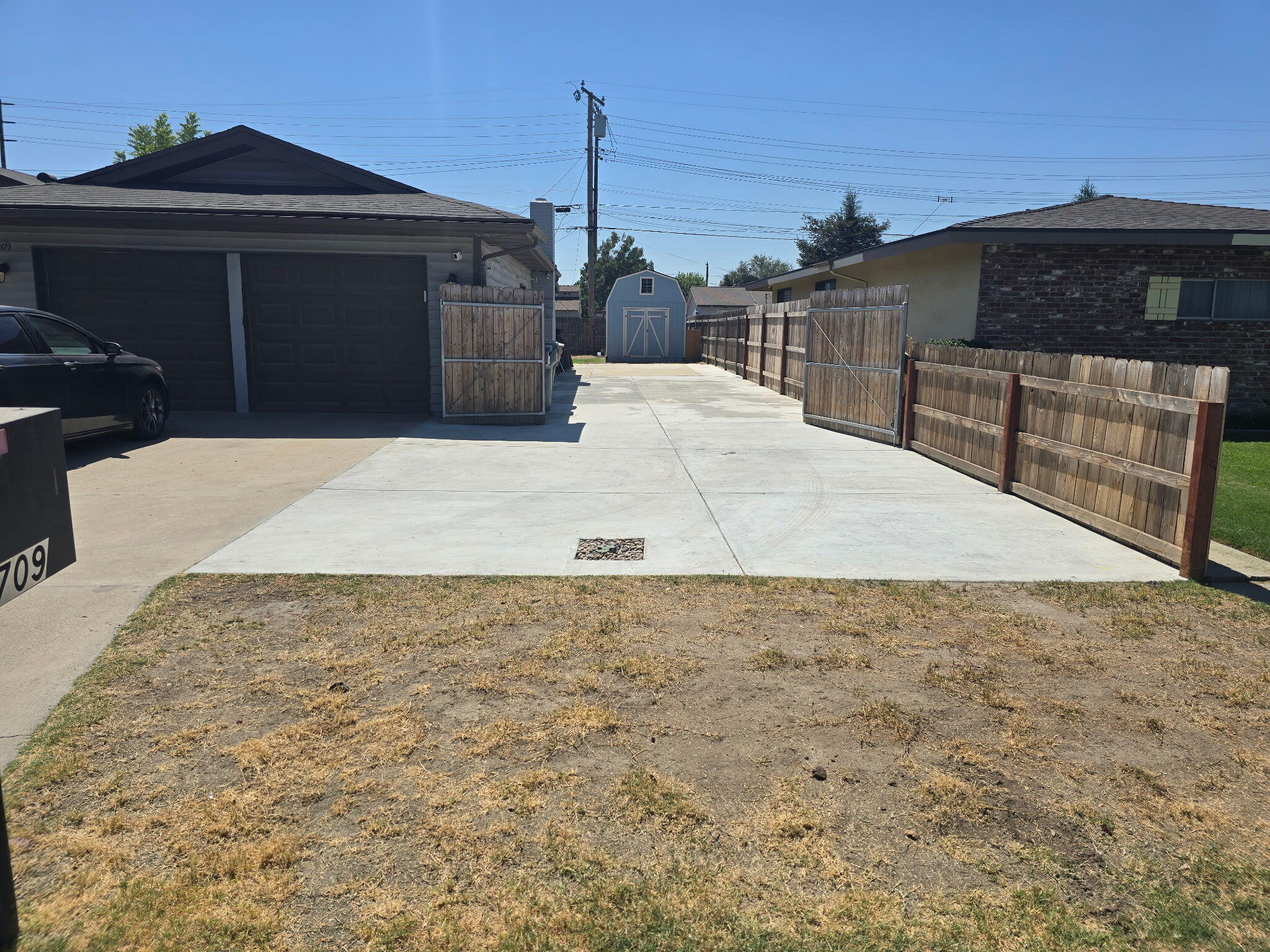1709 E Burton Ave, Tulare, CA 93274