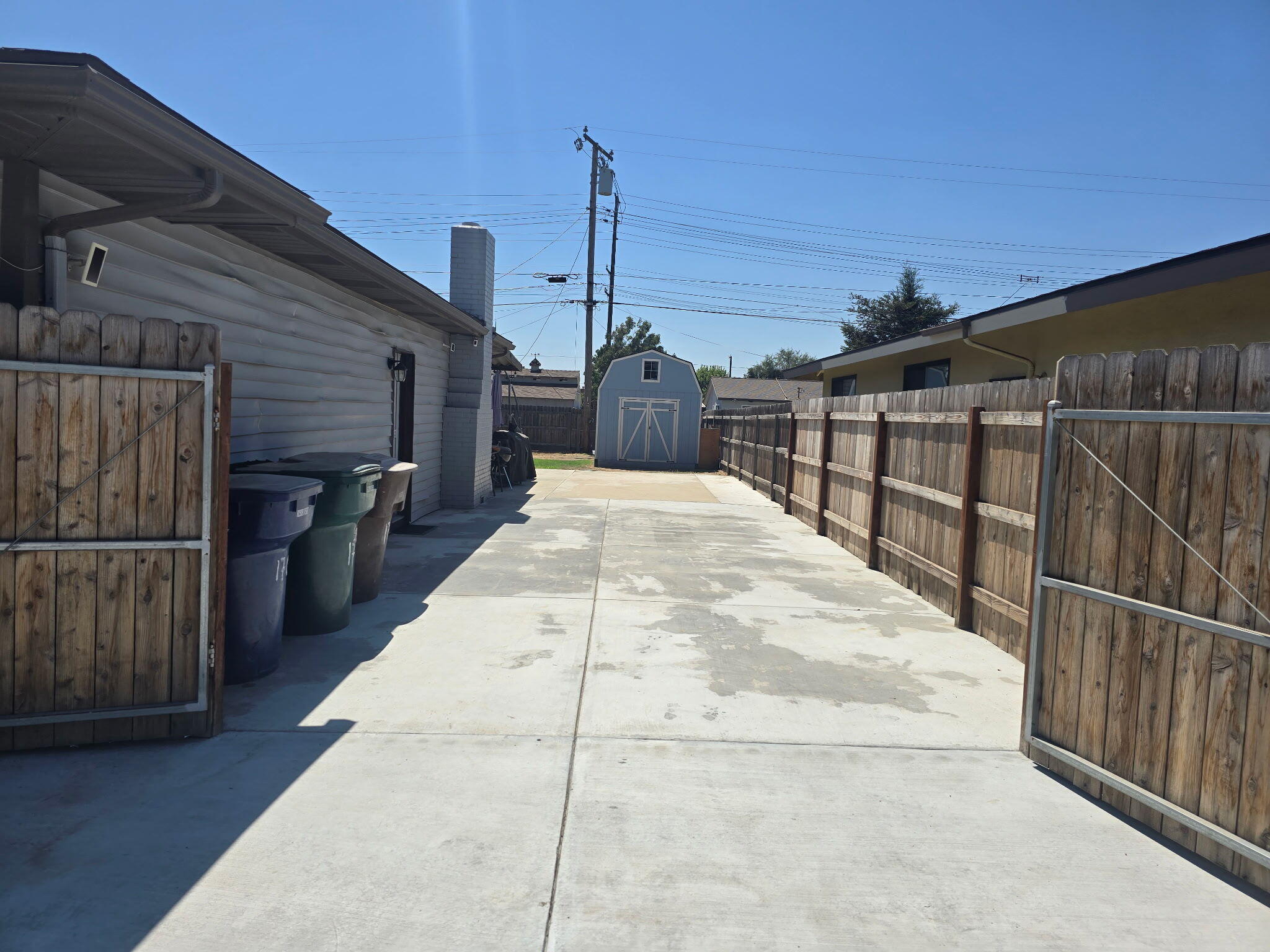 1709 E Burton Ave, Tulare, CA 93274