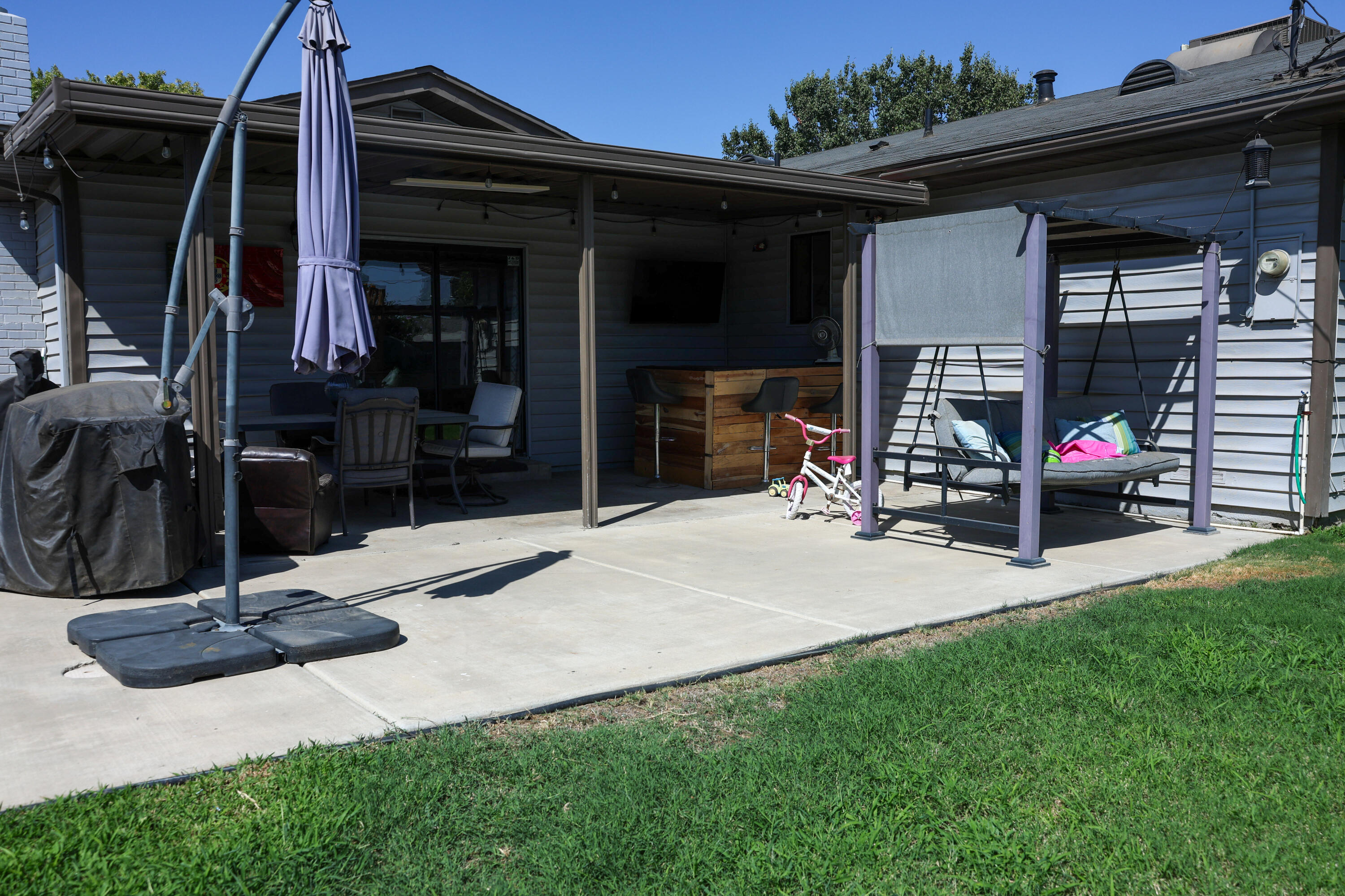 1709 E Burton Ave, Tulare, CA 93274