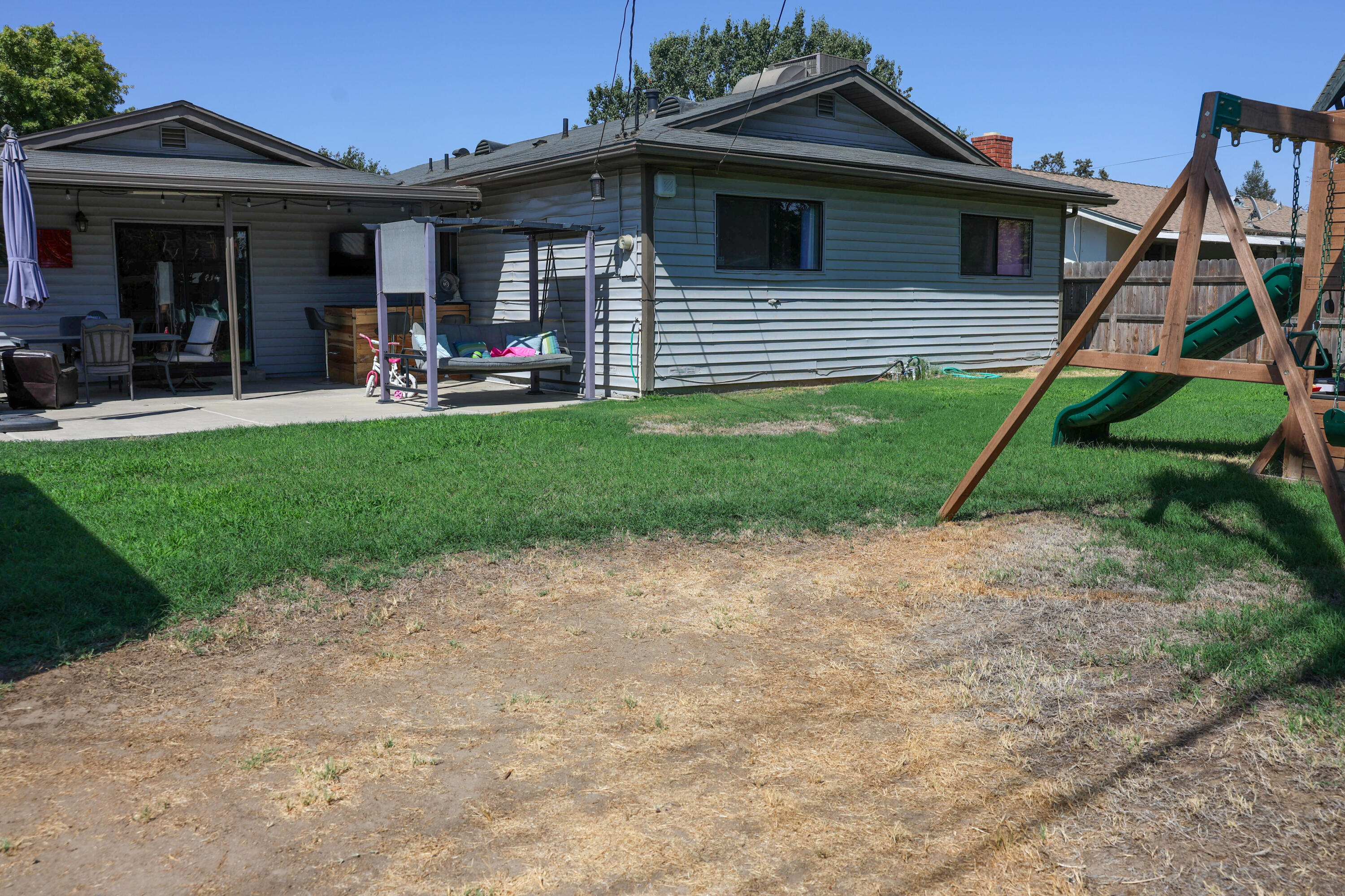 1709 E Burton Ave, Tulare, CA 93274