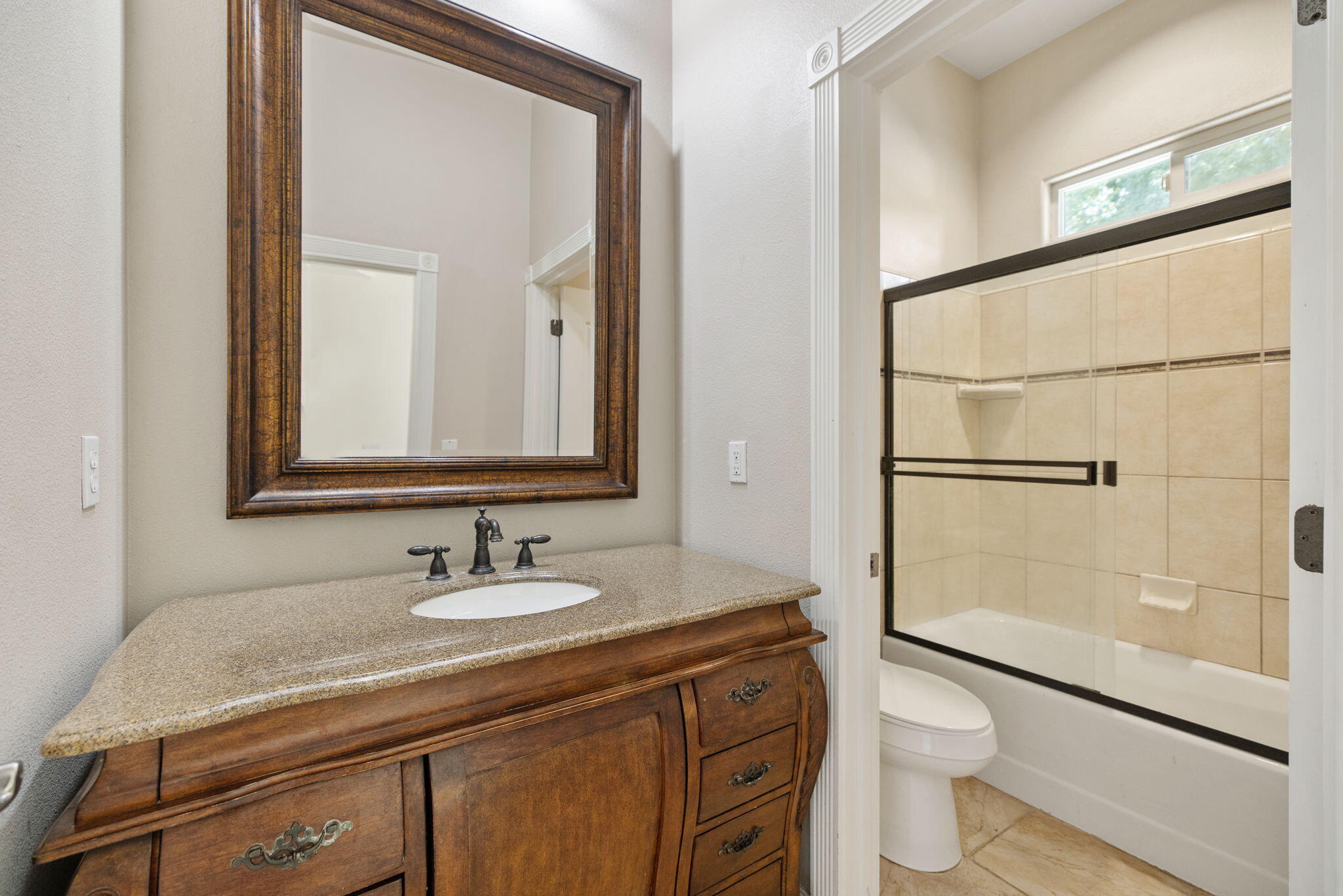 12524 Ave 320, Visalia, CA 93291