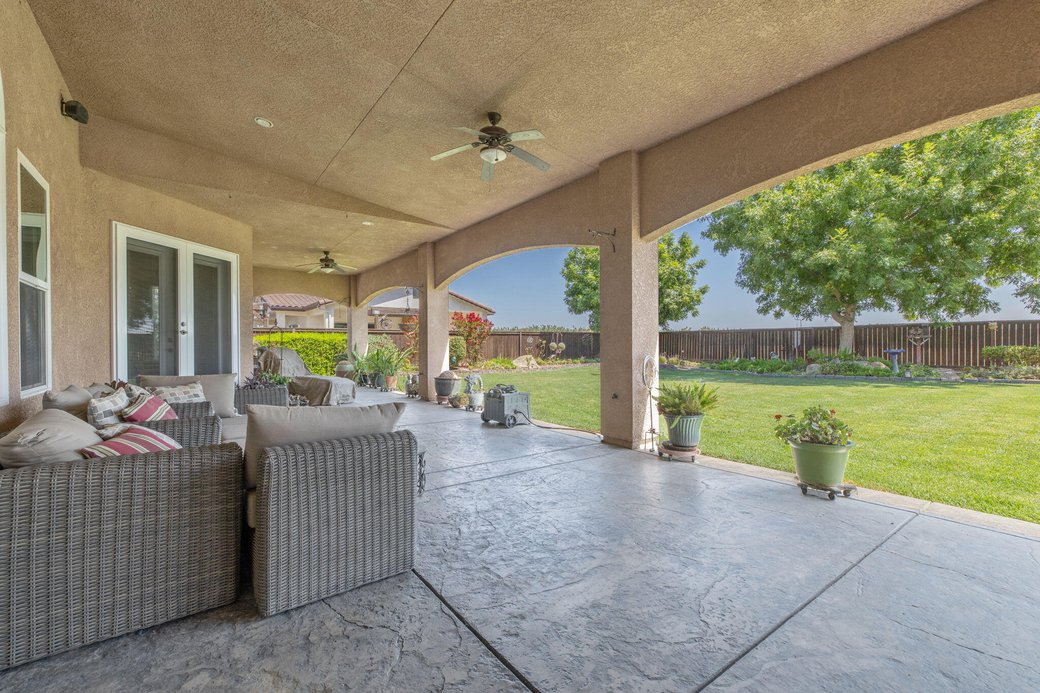 2579 Meadow View Rd, Hanford, CA 93230