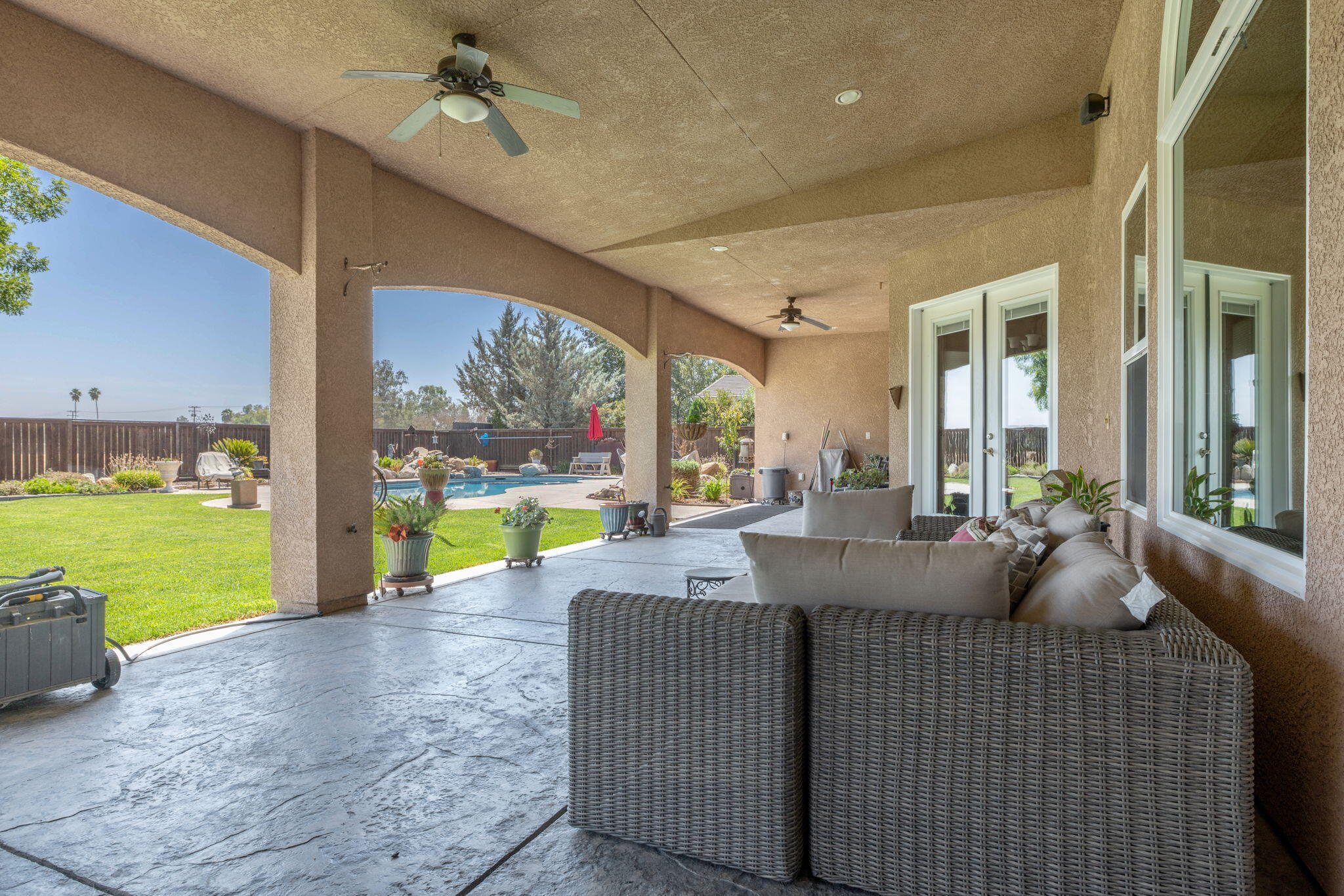 2579 Meadow View Rd, Hanford, CA 93230