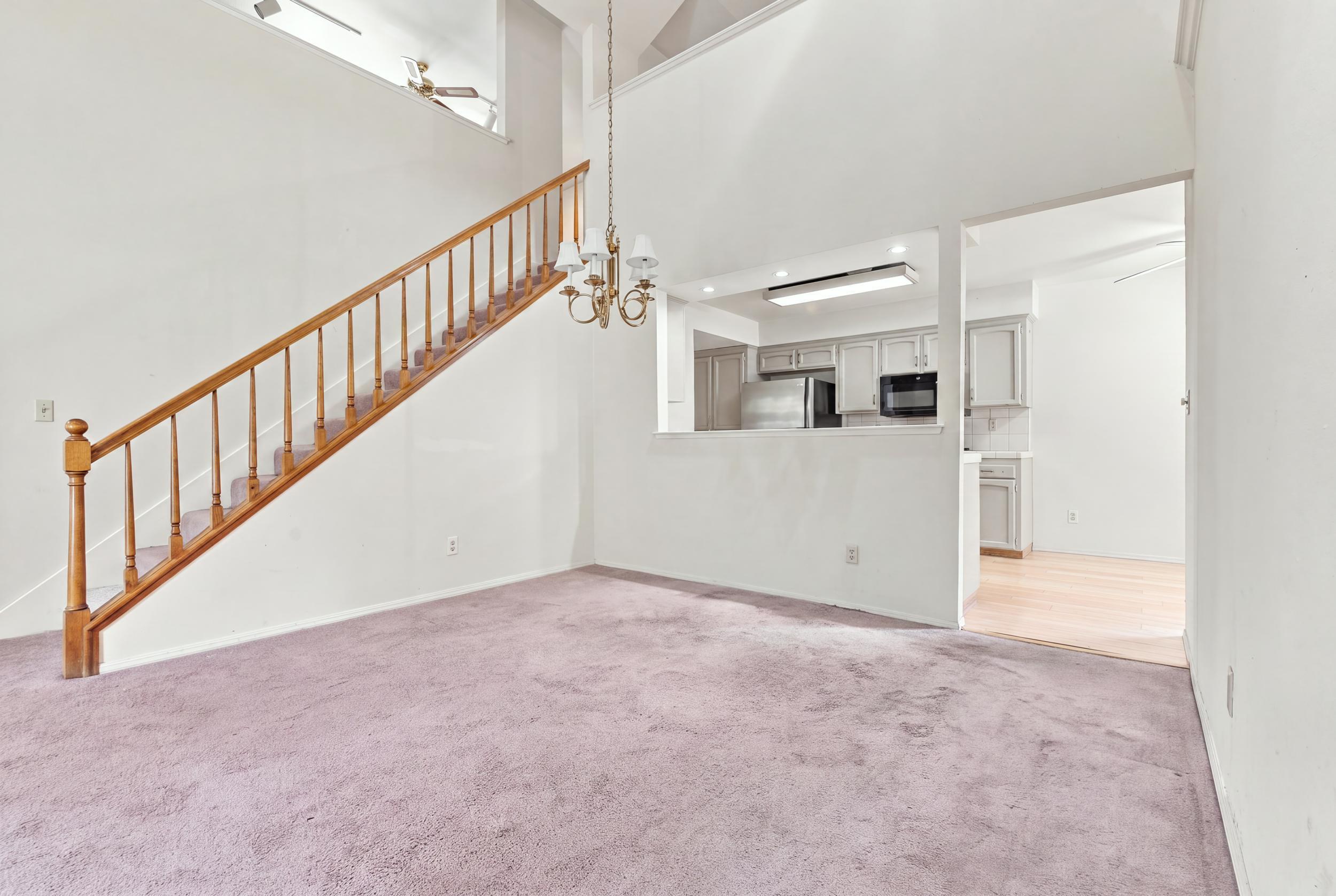 9126 N Stoneridge Ln, Fresno, CA 93720