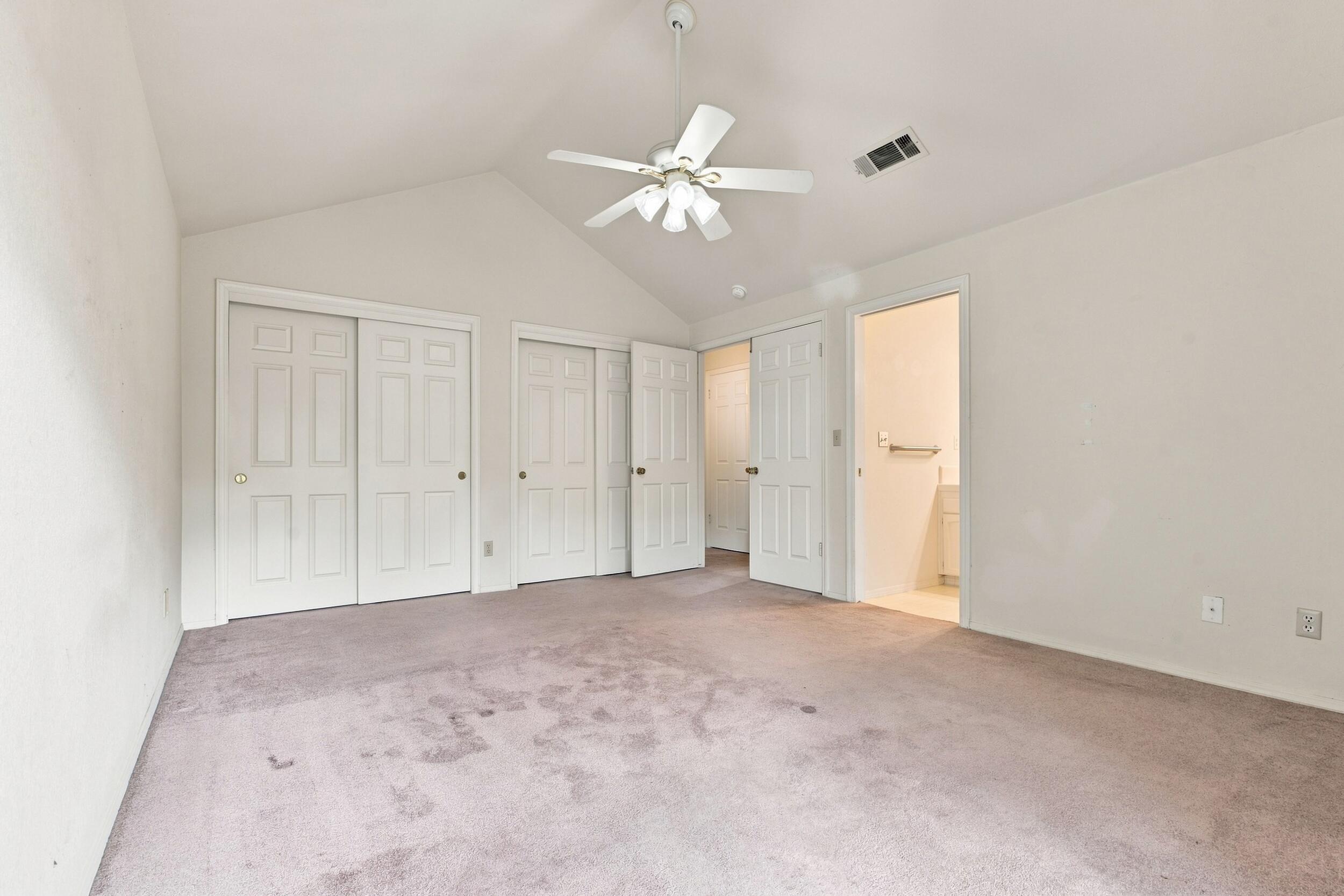 9126 N Stoneridge Ln, Fresno, CA 93720