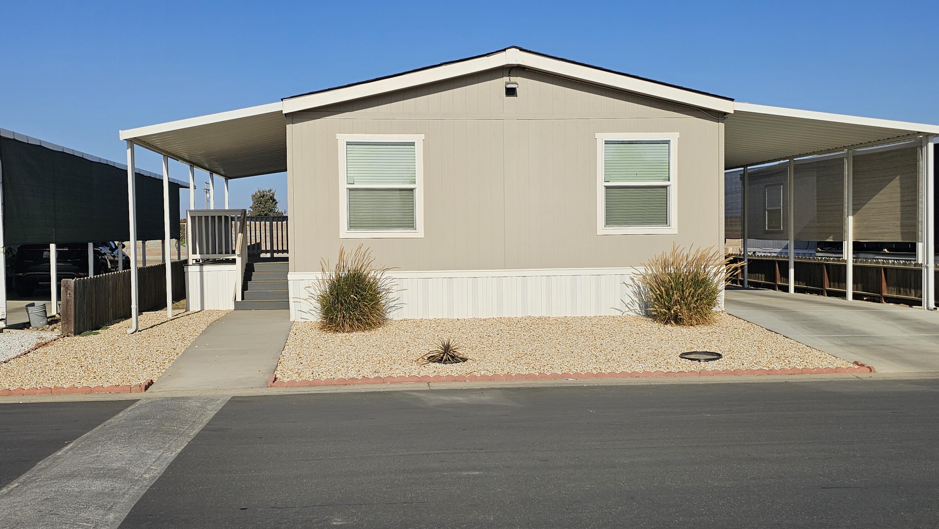 900 E Rankin Ave #162, Tulare, CA 93274