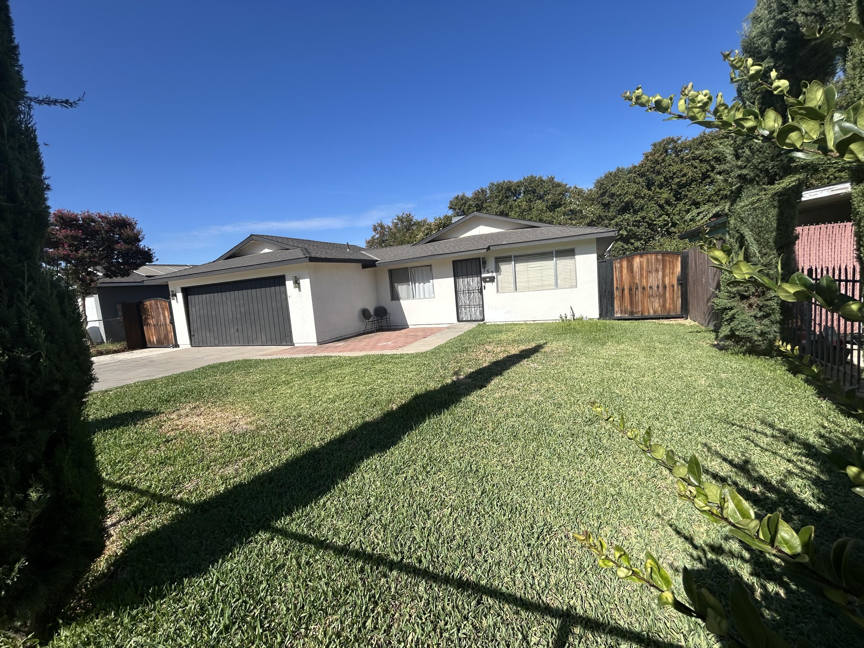 353 Holly St, Woodlake, CA 93286