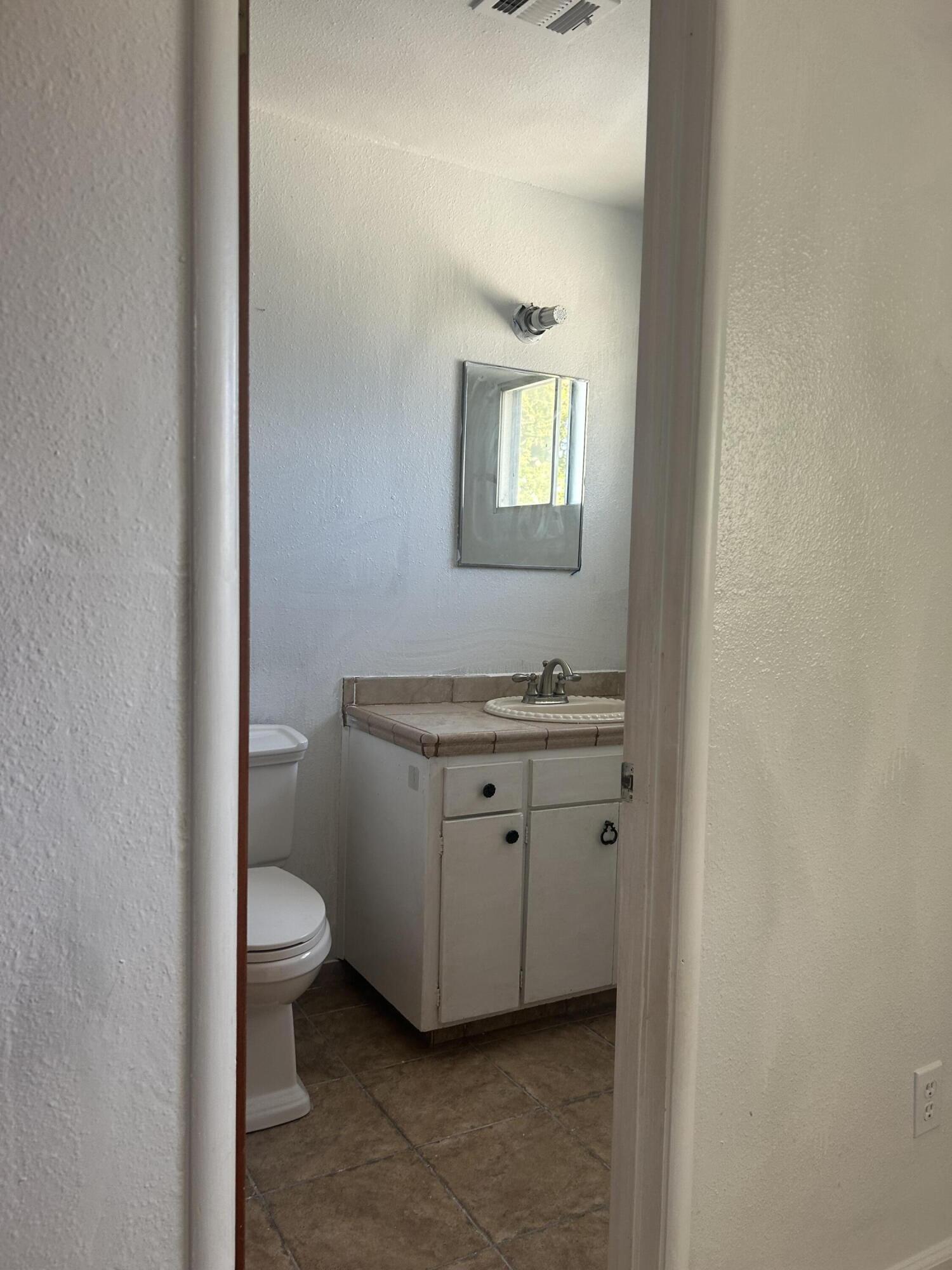353 Holly St, Woodlake, CA 93286