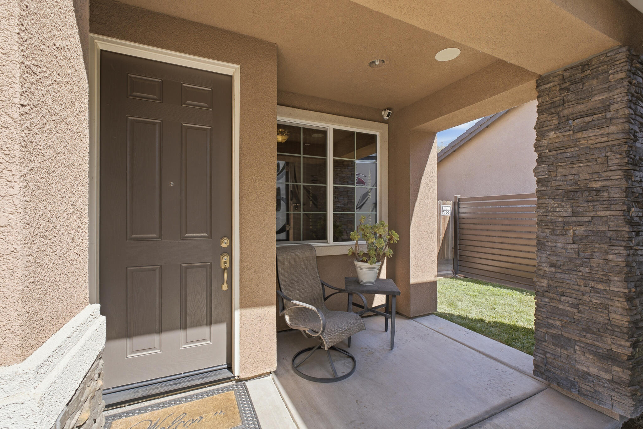 2838 S Oakhurst Ct, Visalia, CA 93292