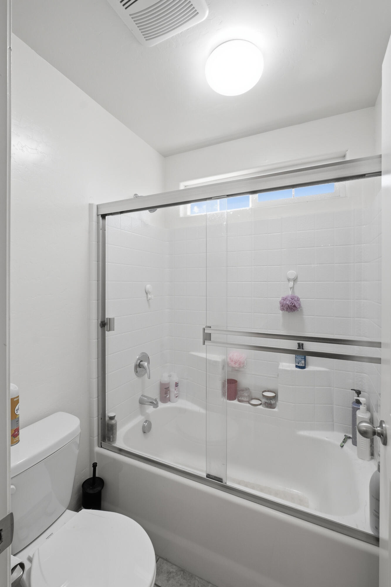 2838 S Oakhurst Ct, Visalia, CA 93292