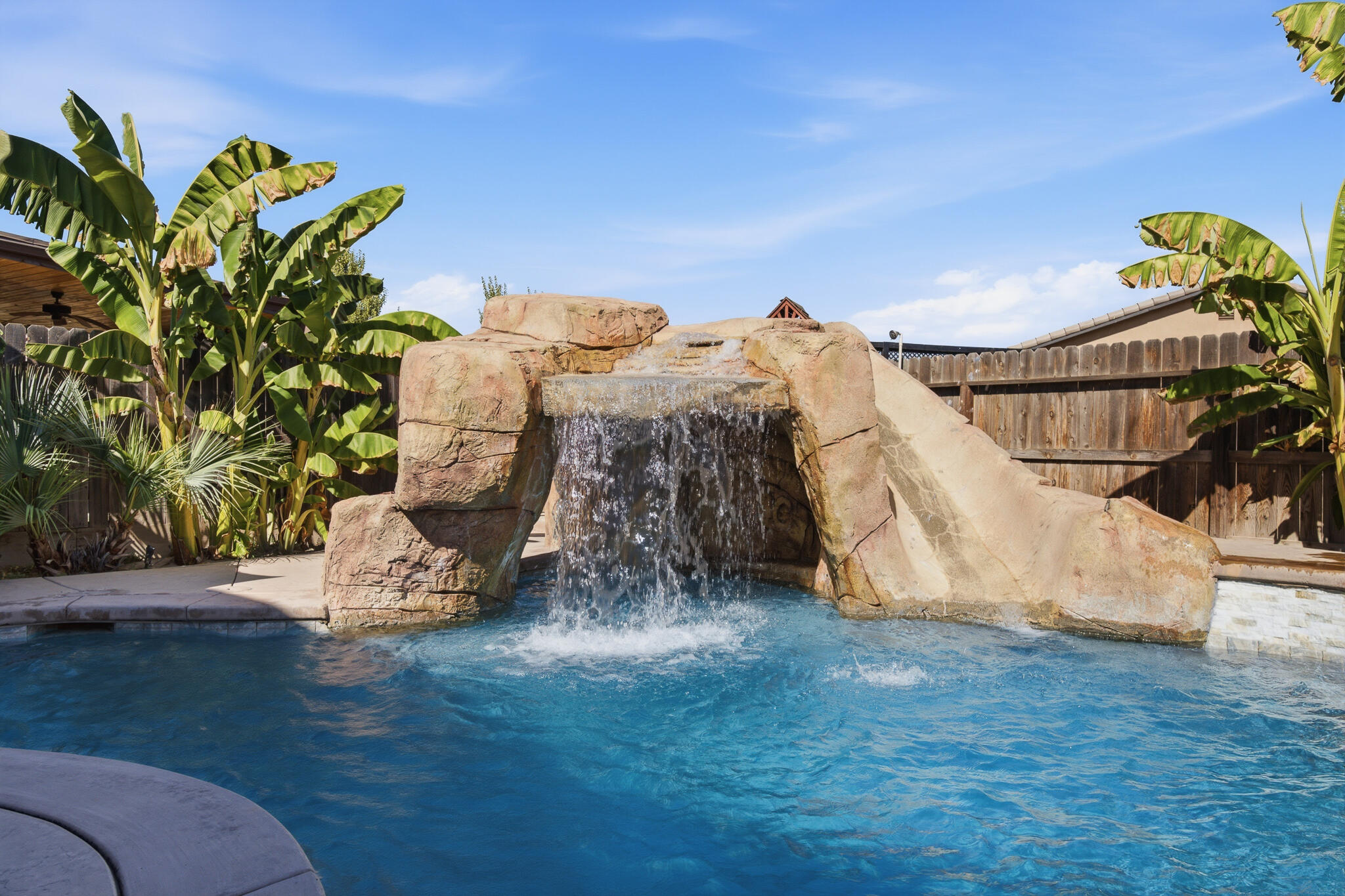 2838 S Oakhurst Ct, Visalia, CA 93292
