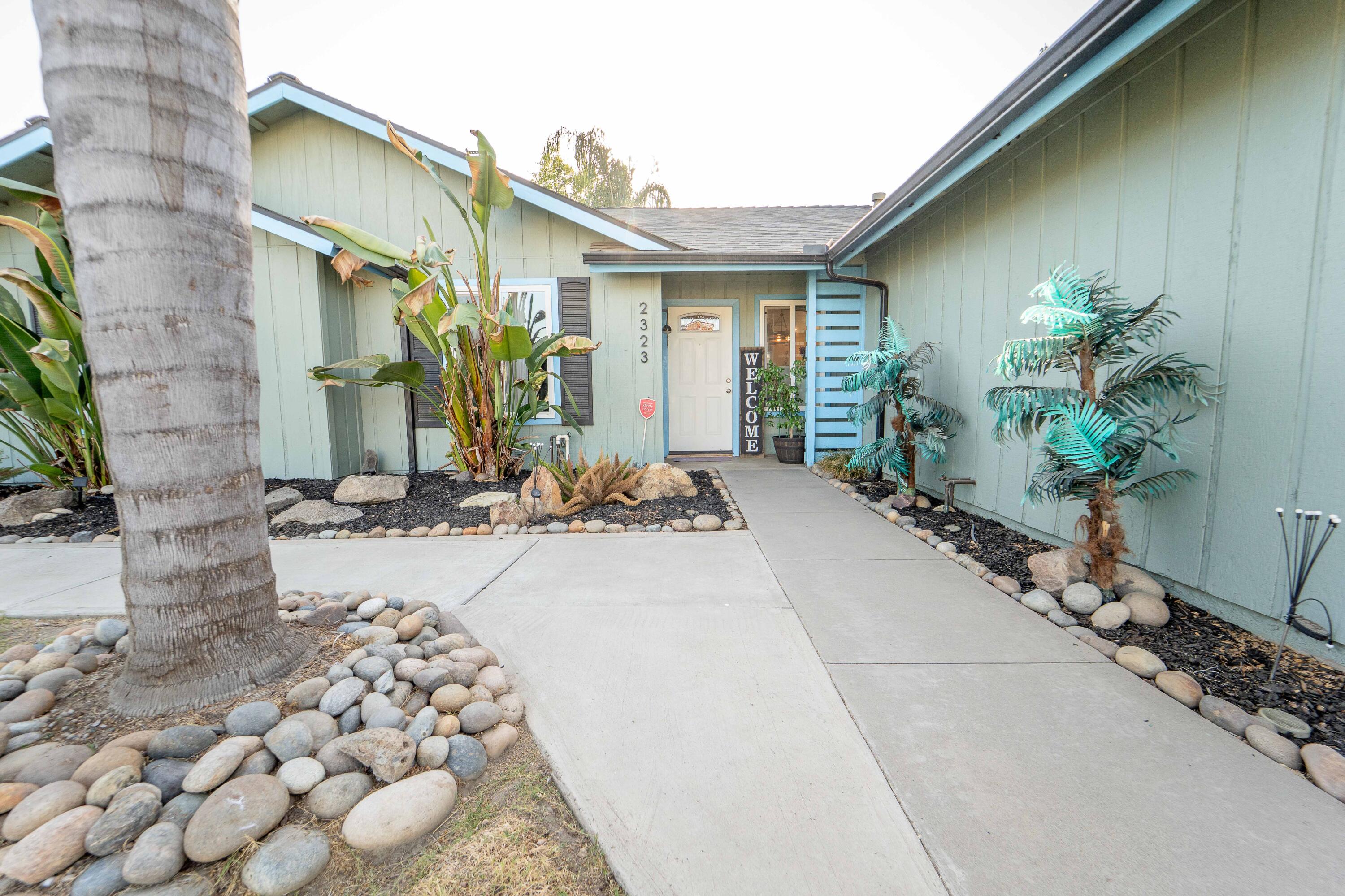 2323 S Peppertree St, Visalia, CA 93277