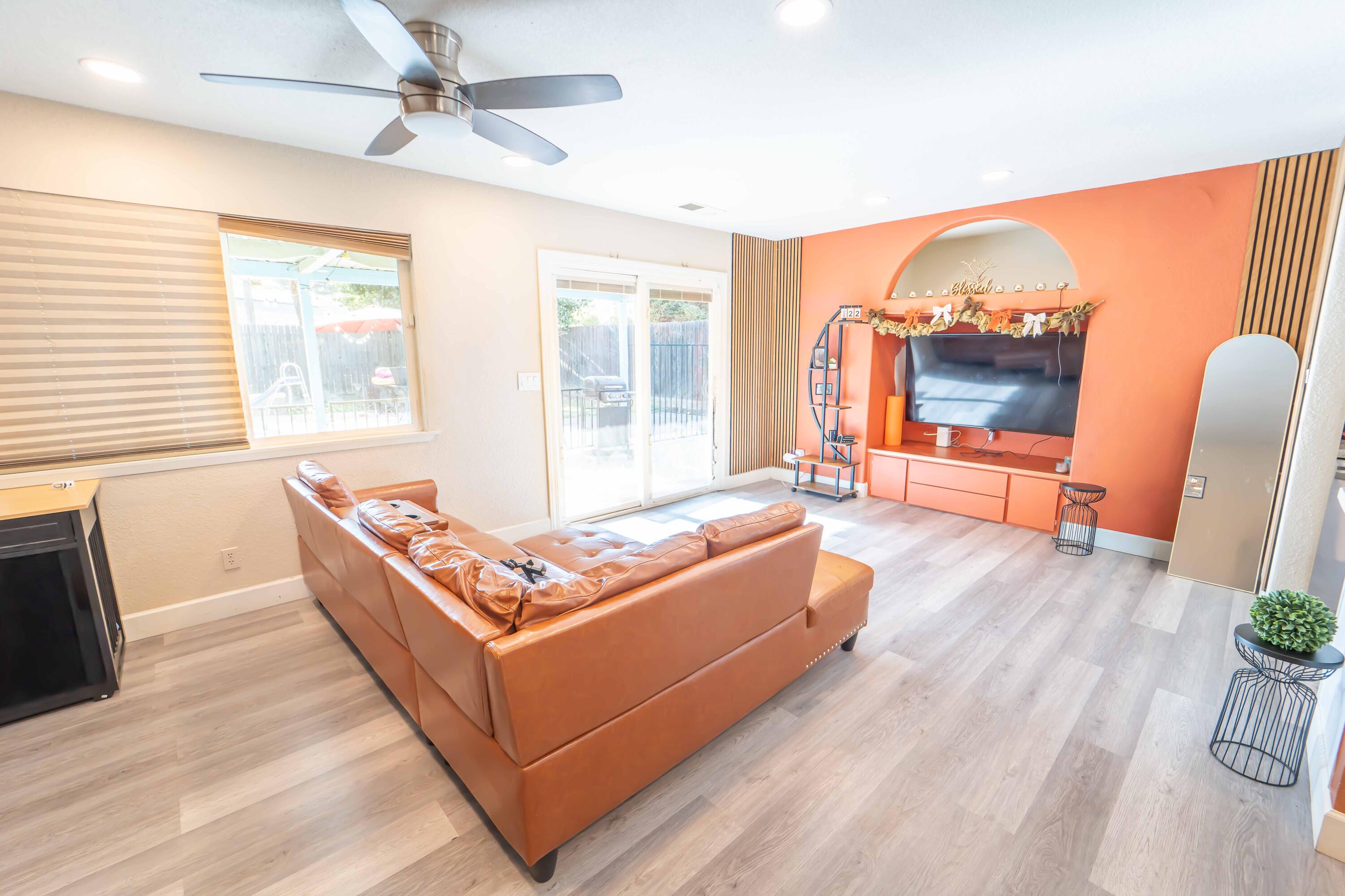 2323 S Peppertree St, Visalia, CA 93277