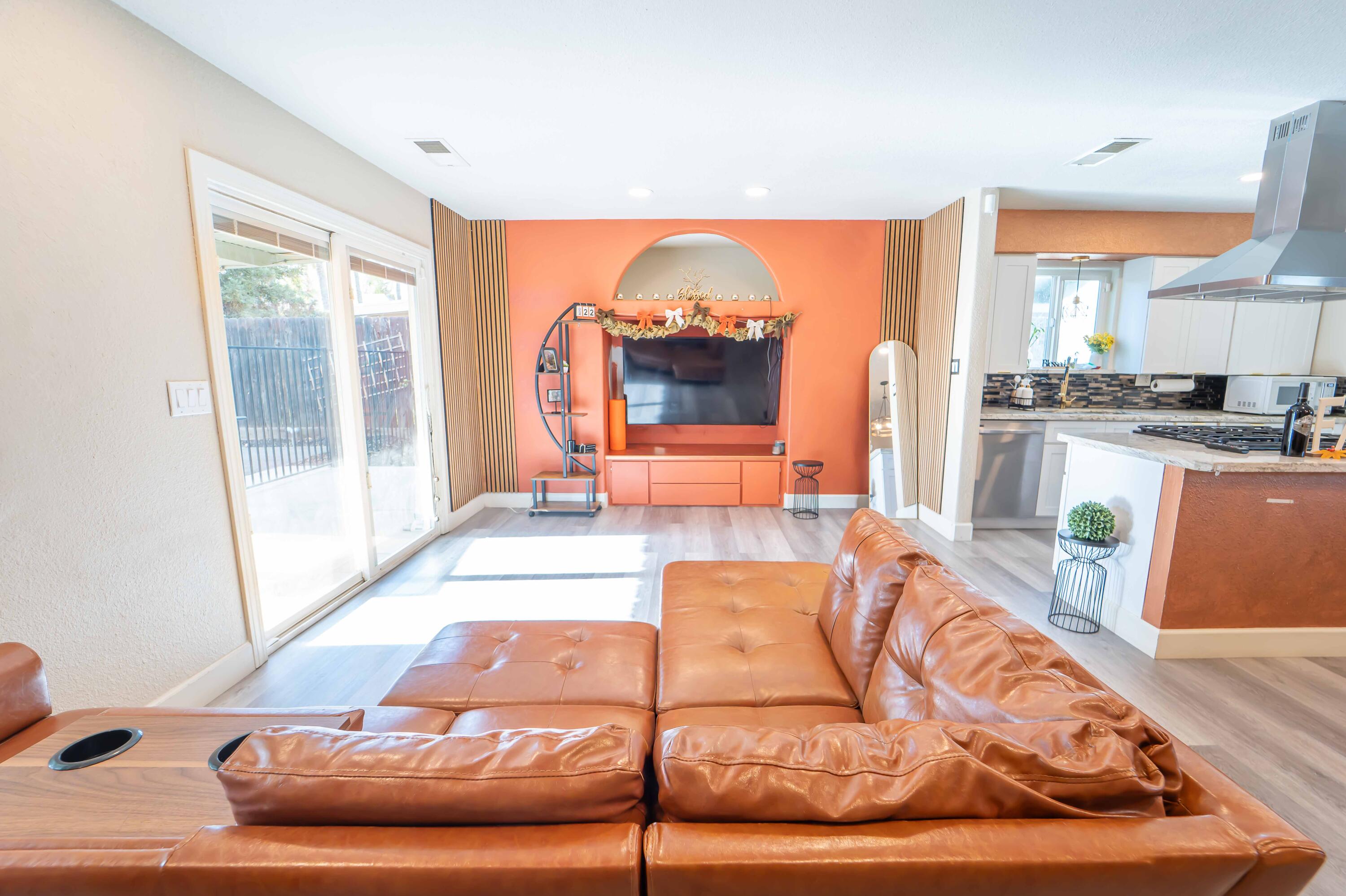 2323 S Peppertree St, Visalia, CA 93277