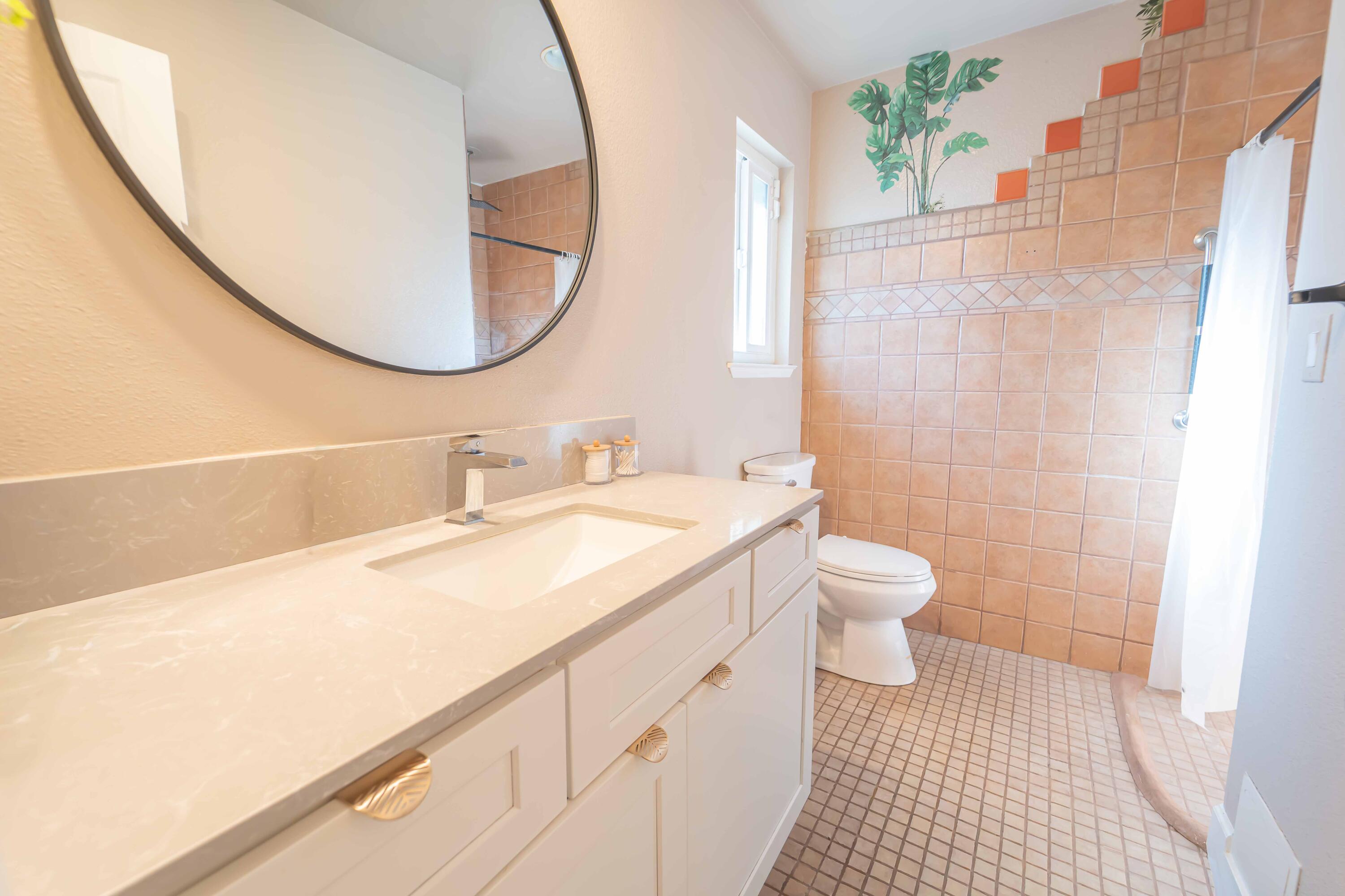 2323 S Peppertree St, Visalia, CA 93277