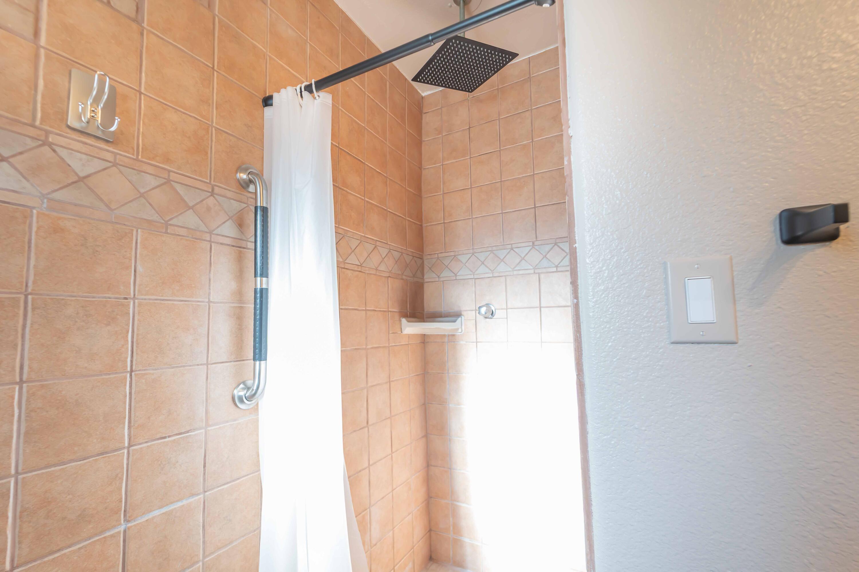 2323 S Peppertree St, Visalia, CA 93277