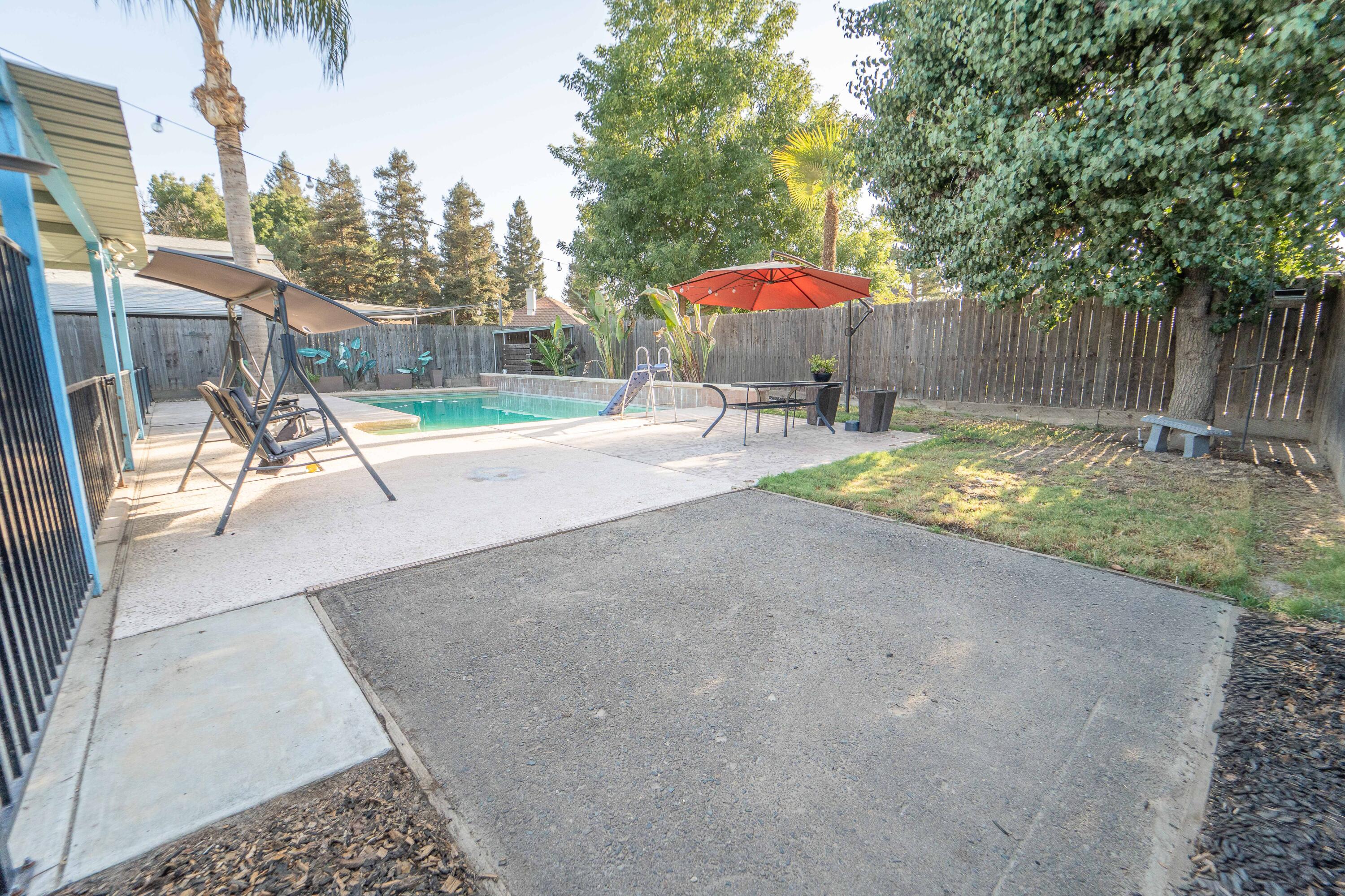 2323 S Peppertree St, Visalia, CA 93277