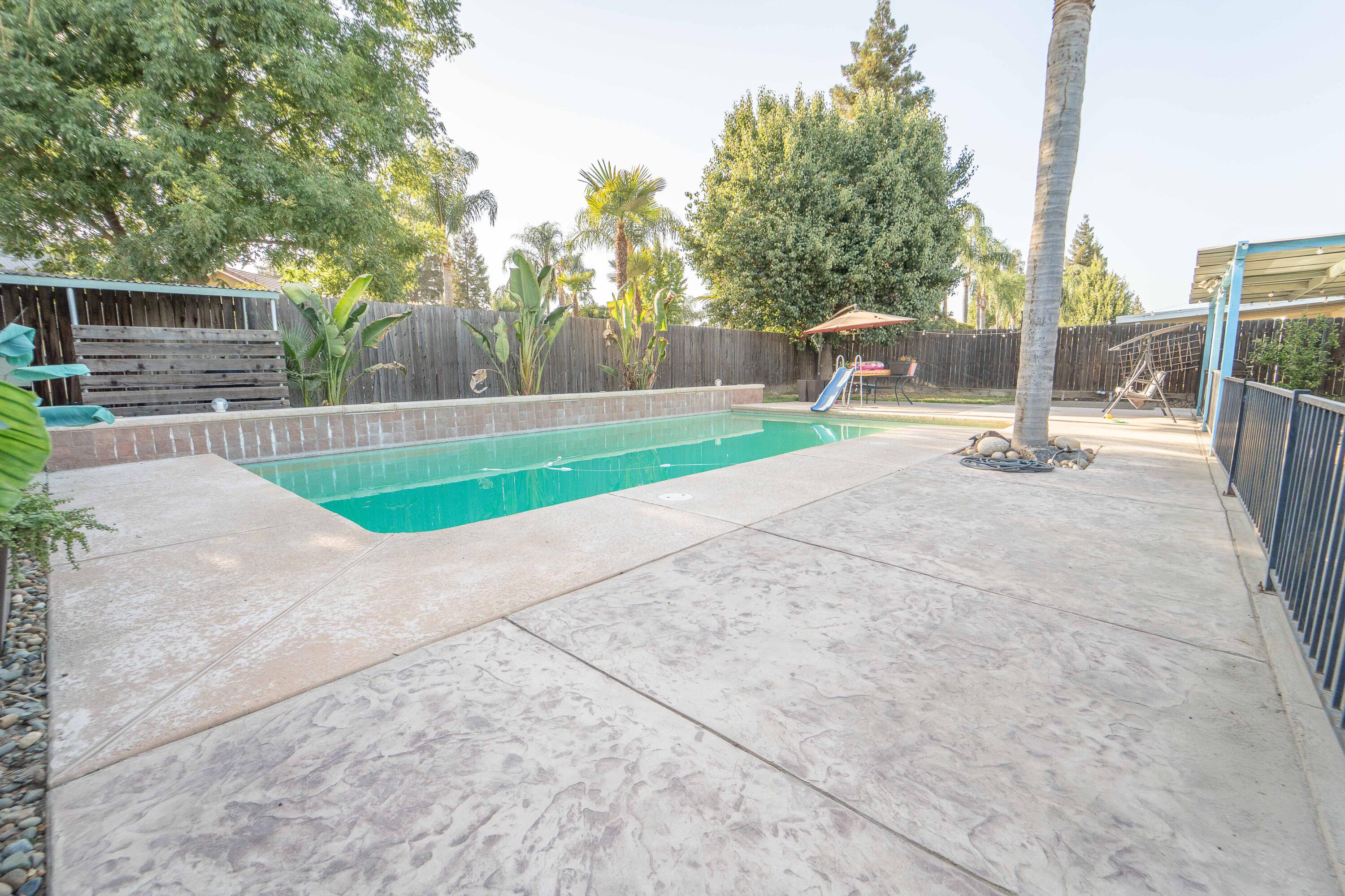 2323 S Peppertree St, Visalia, CA 93277