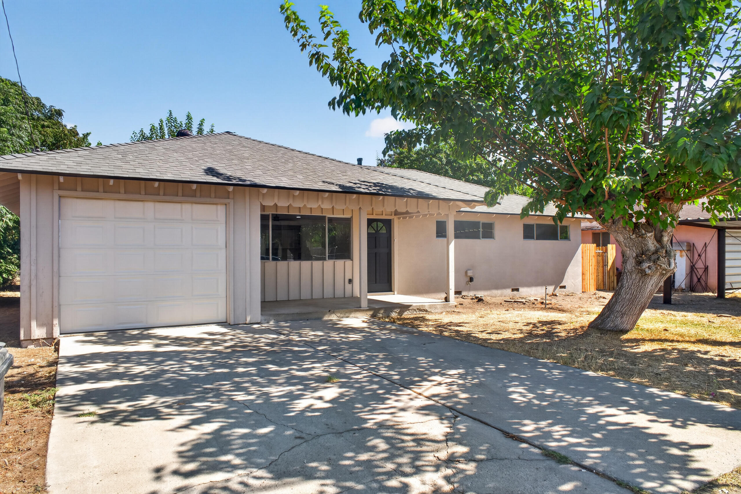 648 La Vida Ave, Porterville, CA 93257