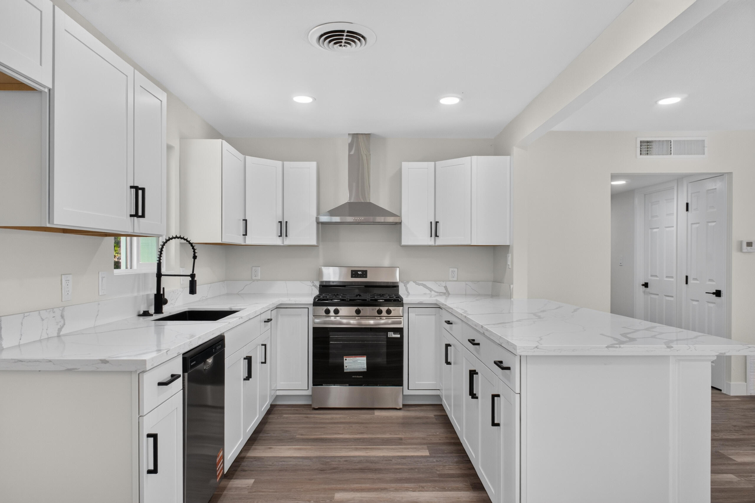 648 La Vida Ave, Porterville, CA 93257