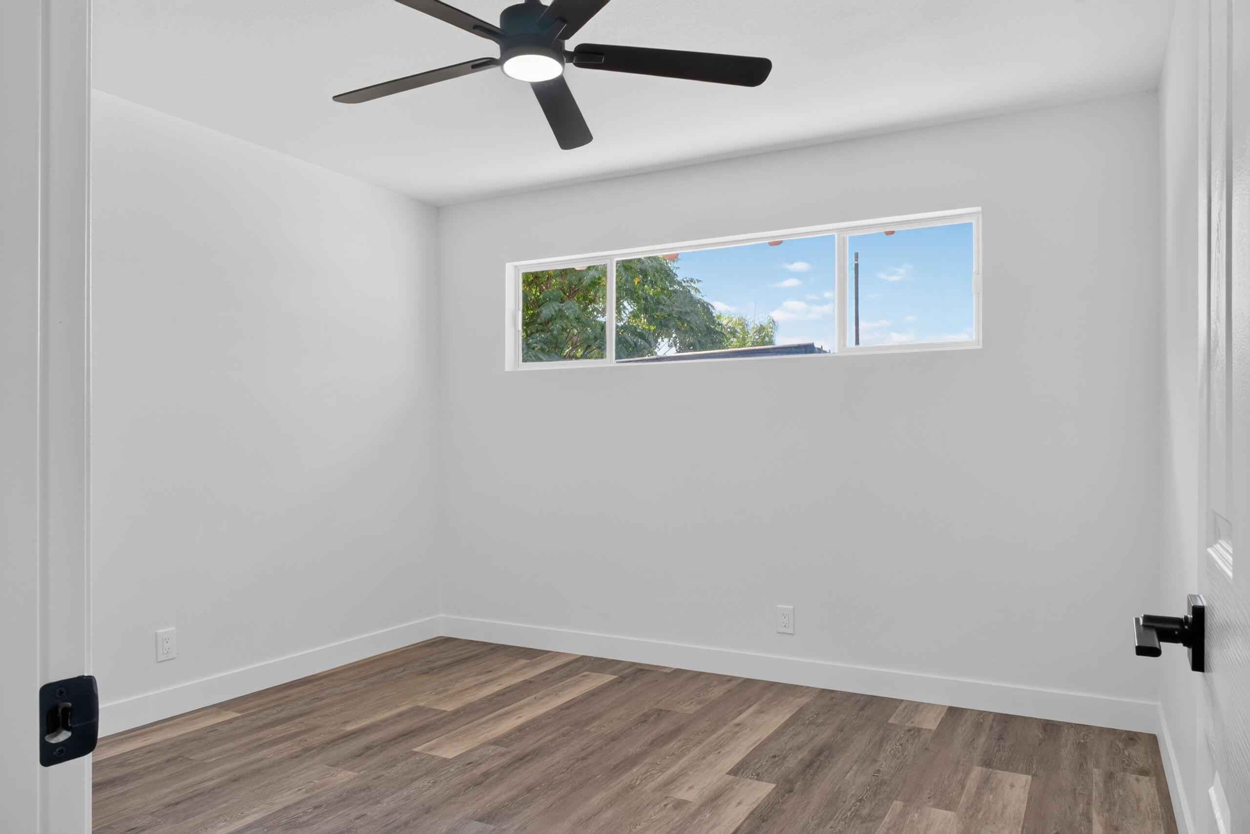 648 La Vida Ave, Porterville, CA 93257