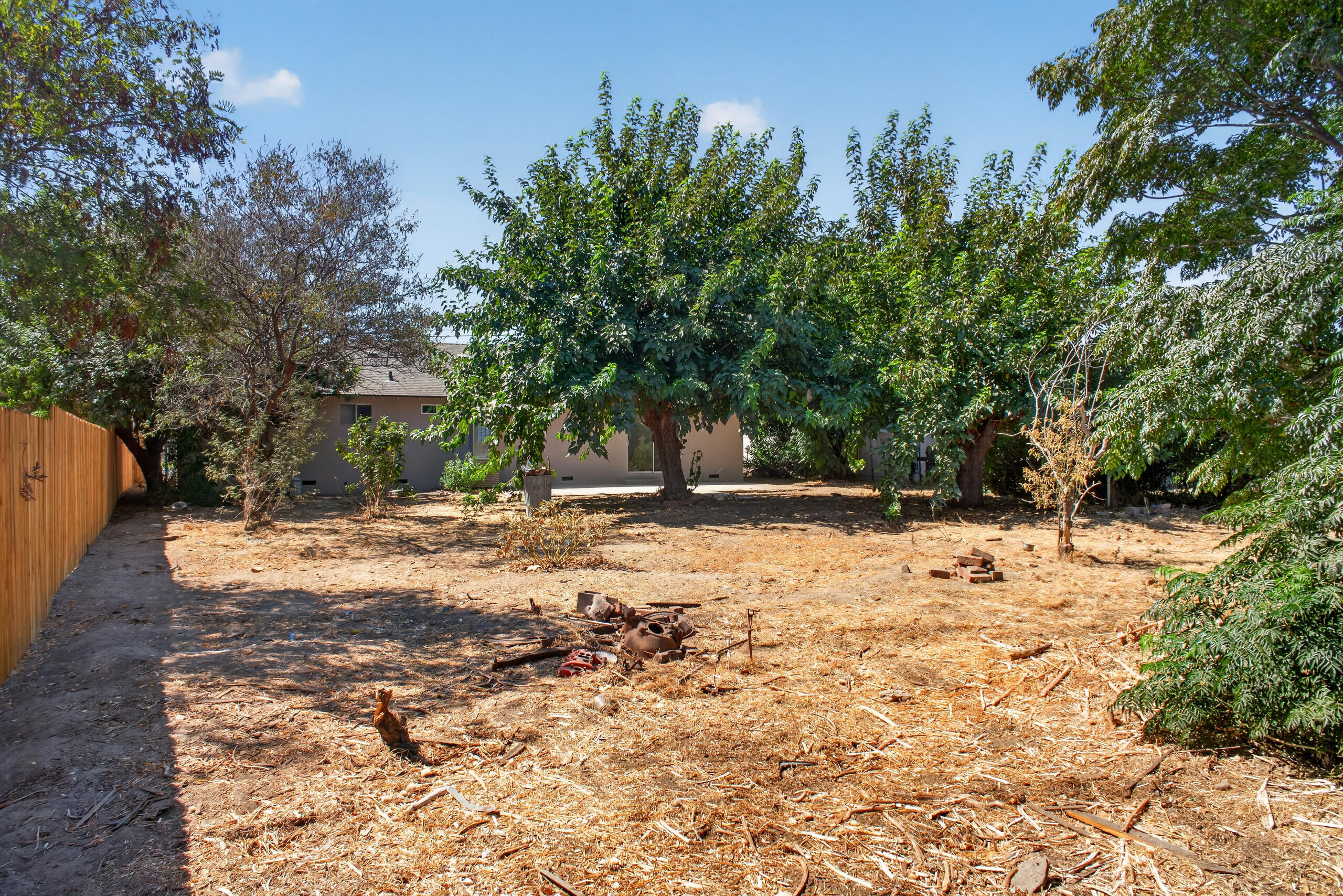 648 La Vida Ave, Porterville, CA 93257